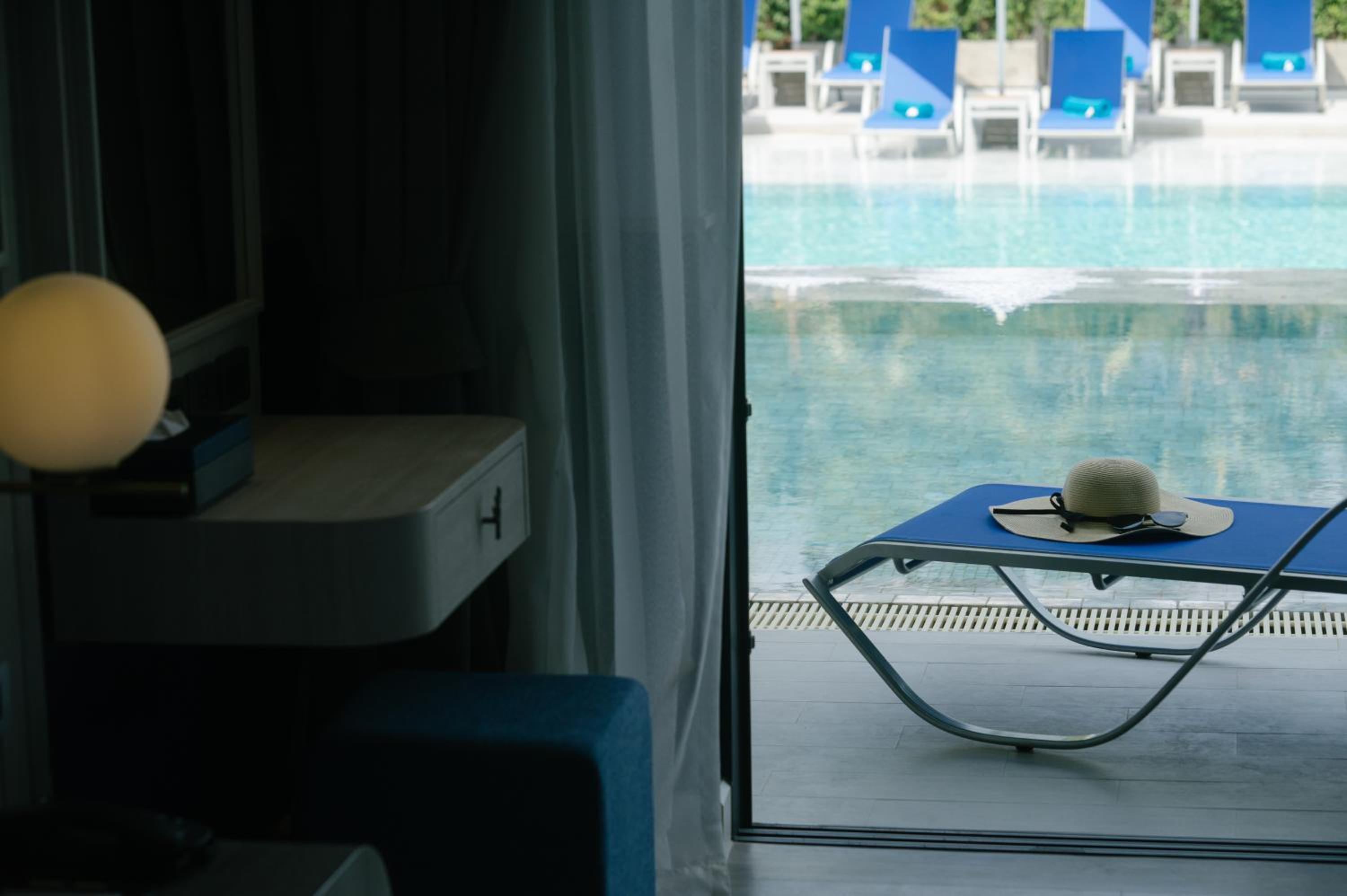 Deluxe Double or Twin Room with Pool Access - Photo 17