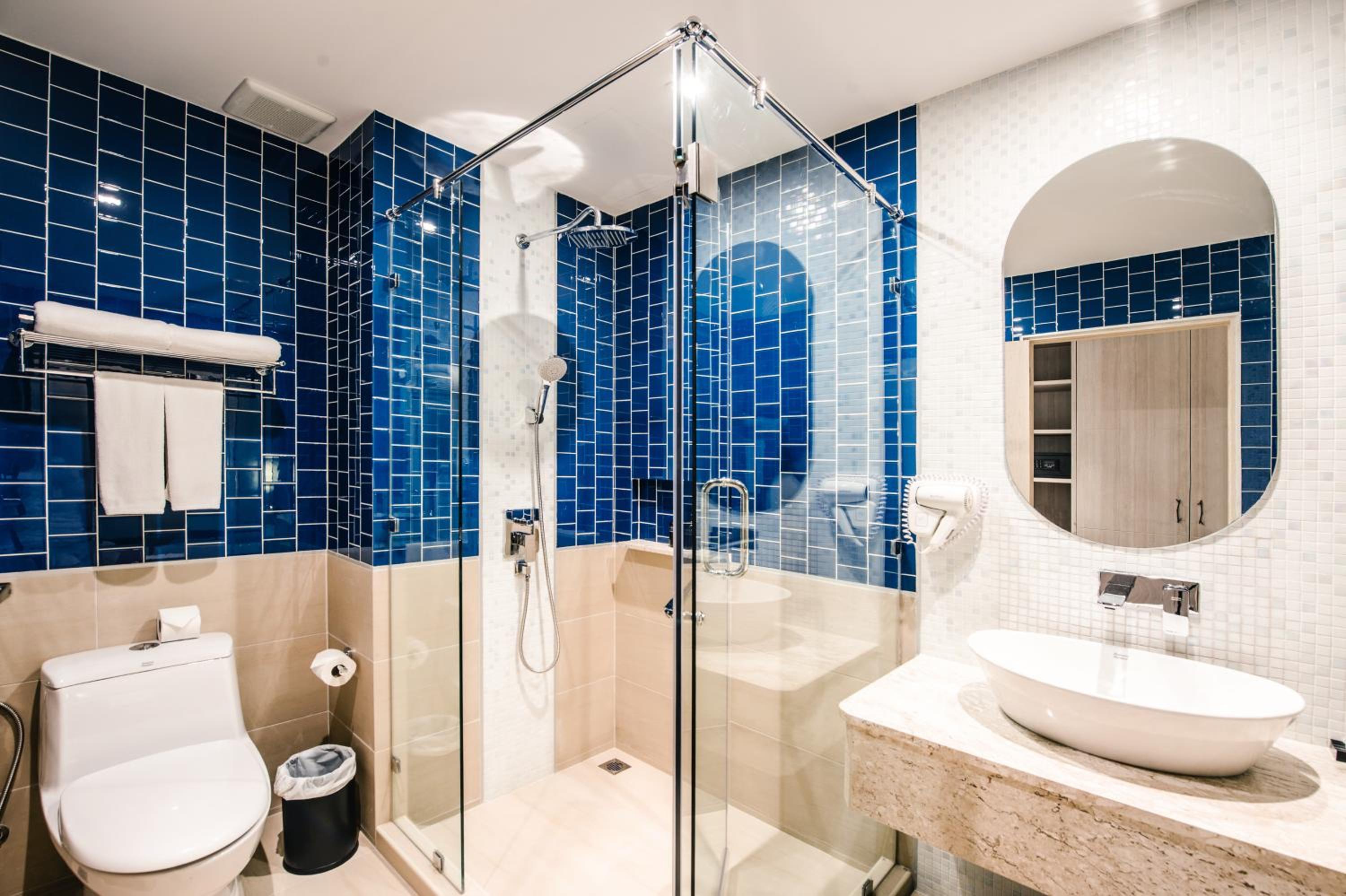 Deluxe Double or Twin Room with Pool Access - Photo 16