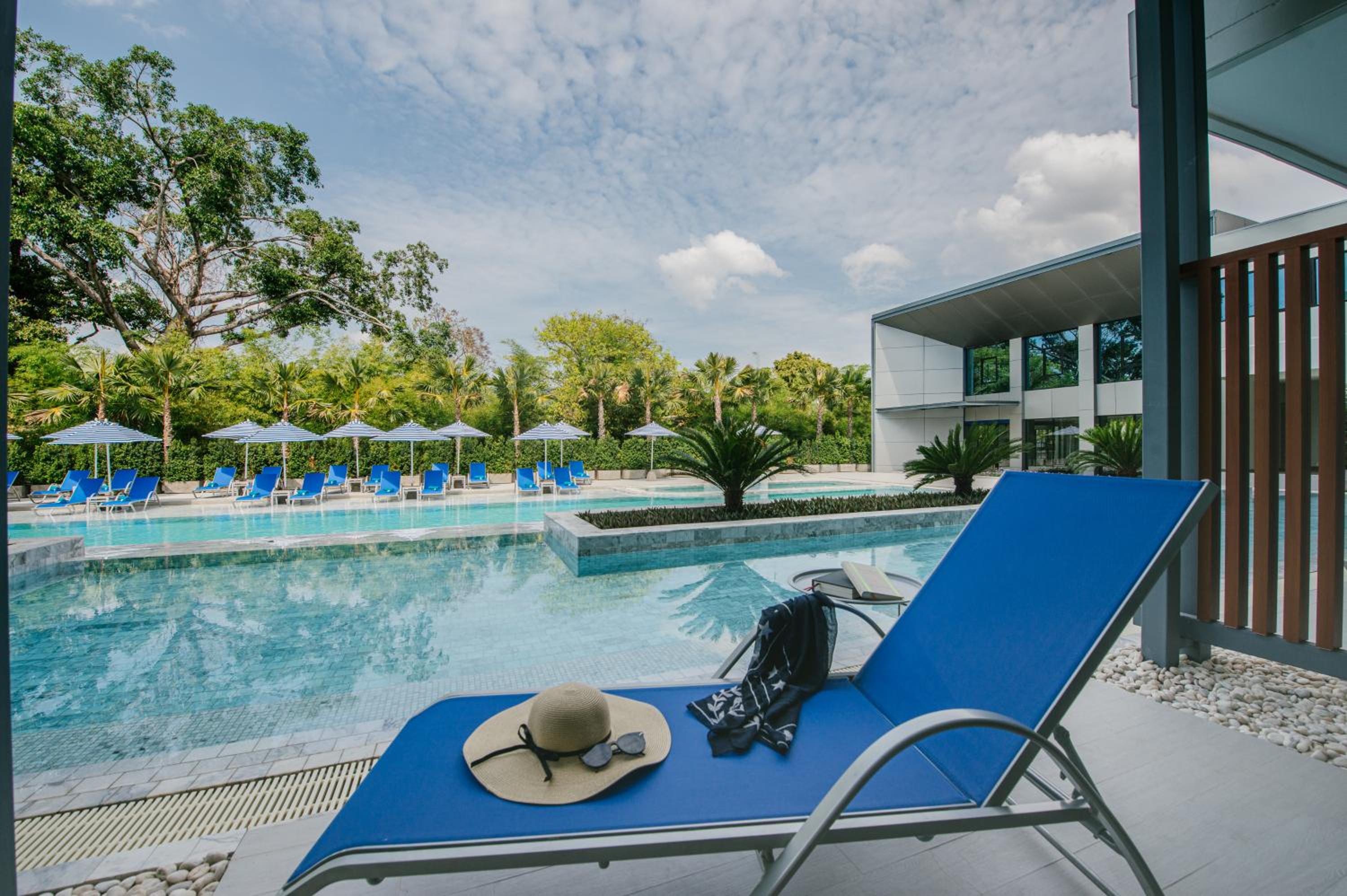 Deluxe Double or Twin Room with Pool Access - Photo 13