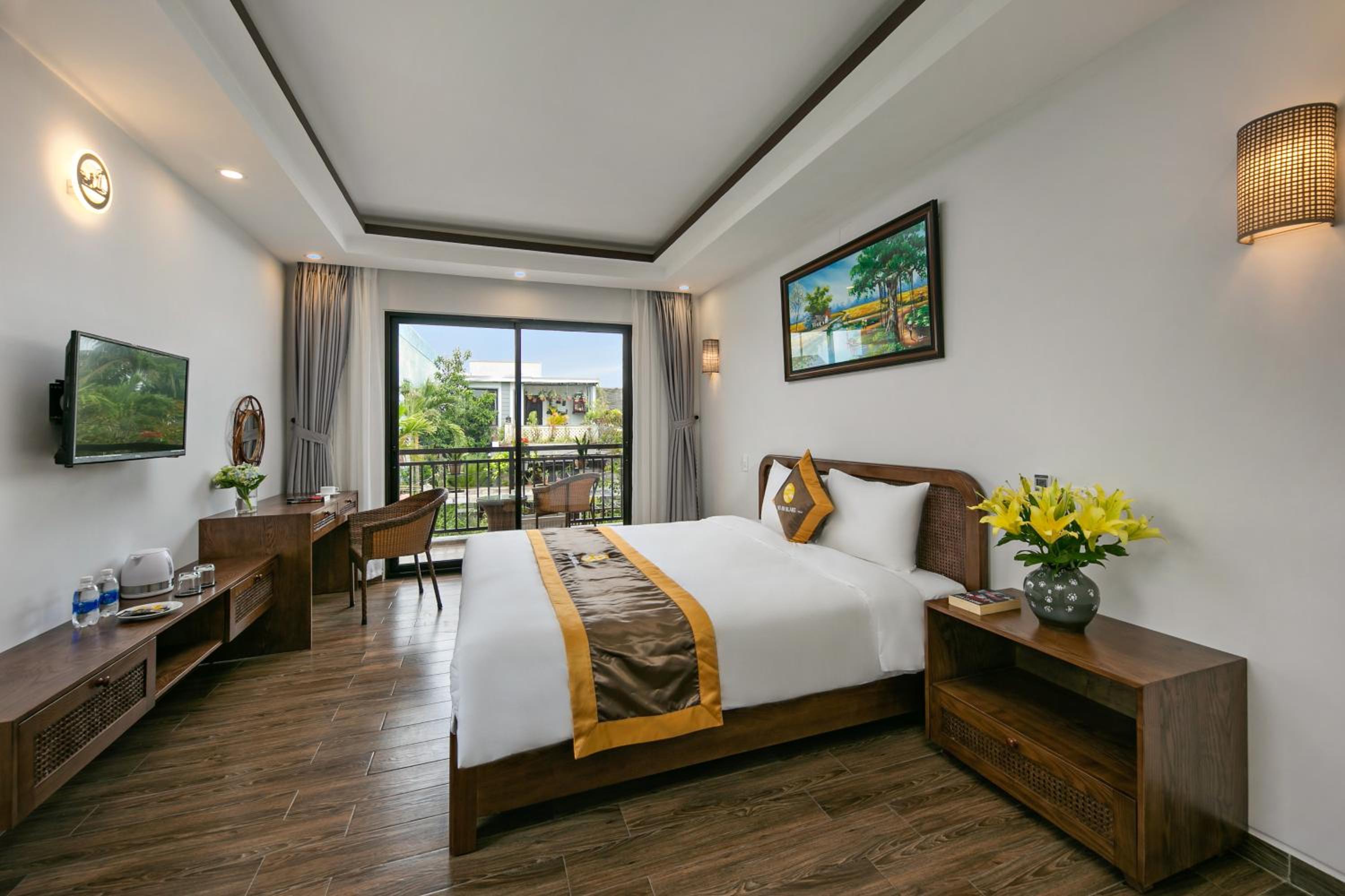 Deluxe Double Room with Balcony
