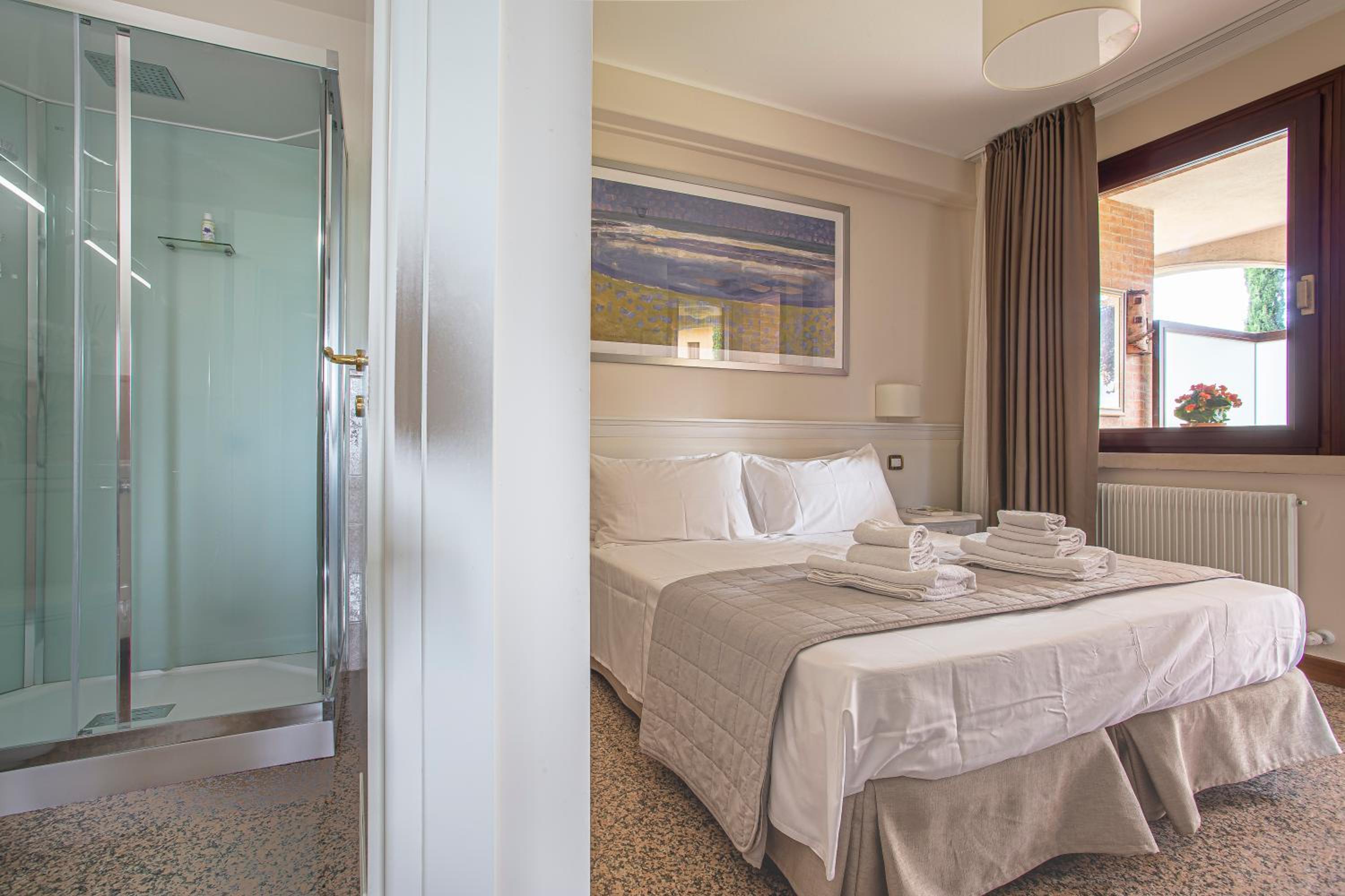 Standard Double or Twin Room with Garden View