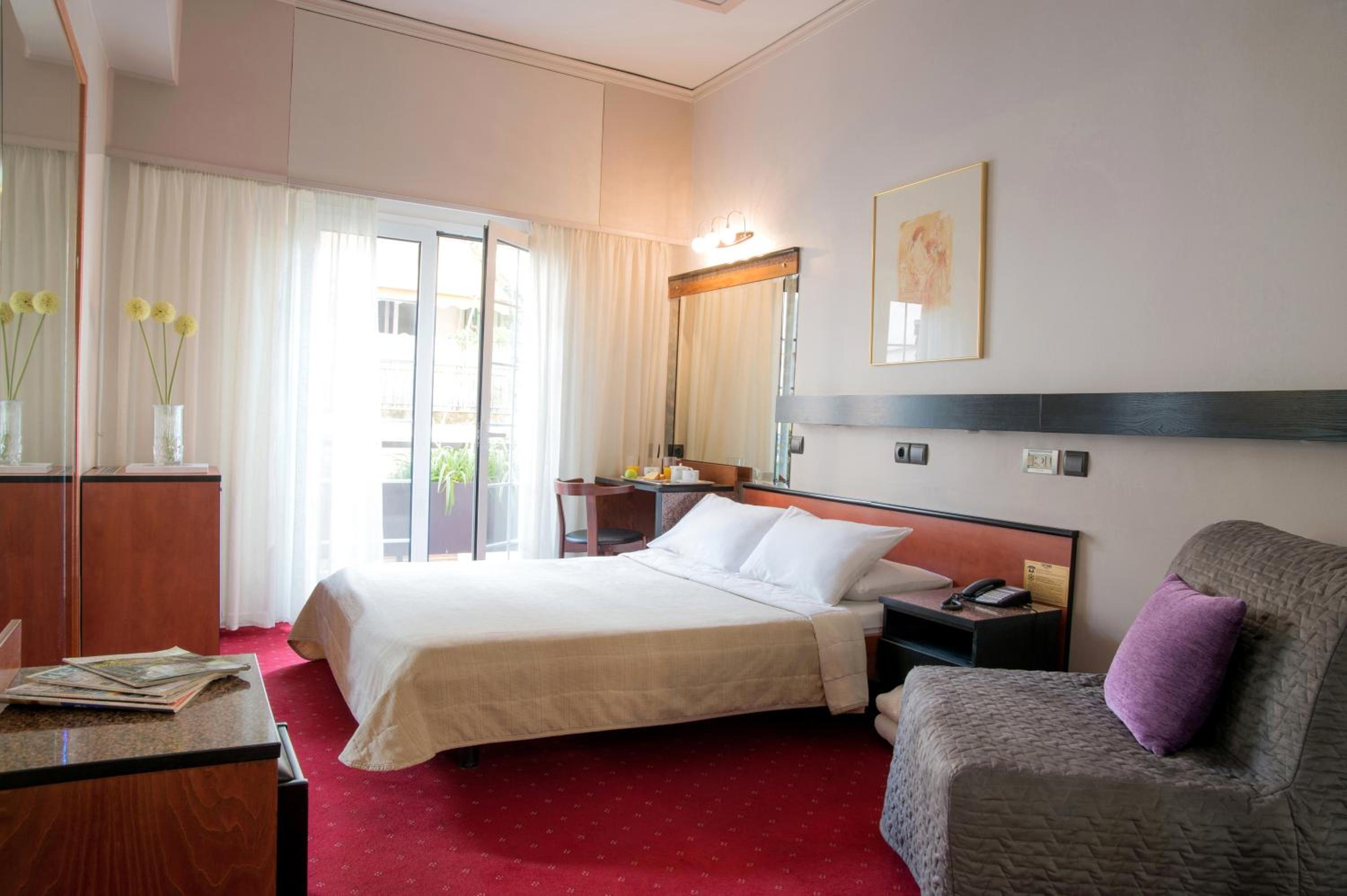 Triple Room with Small Balcony photo 3