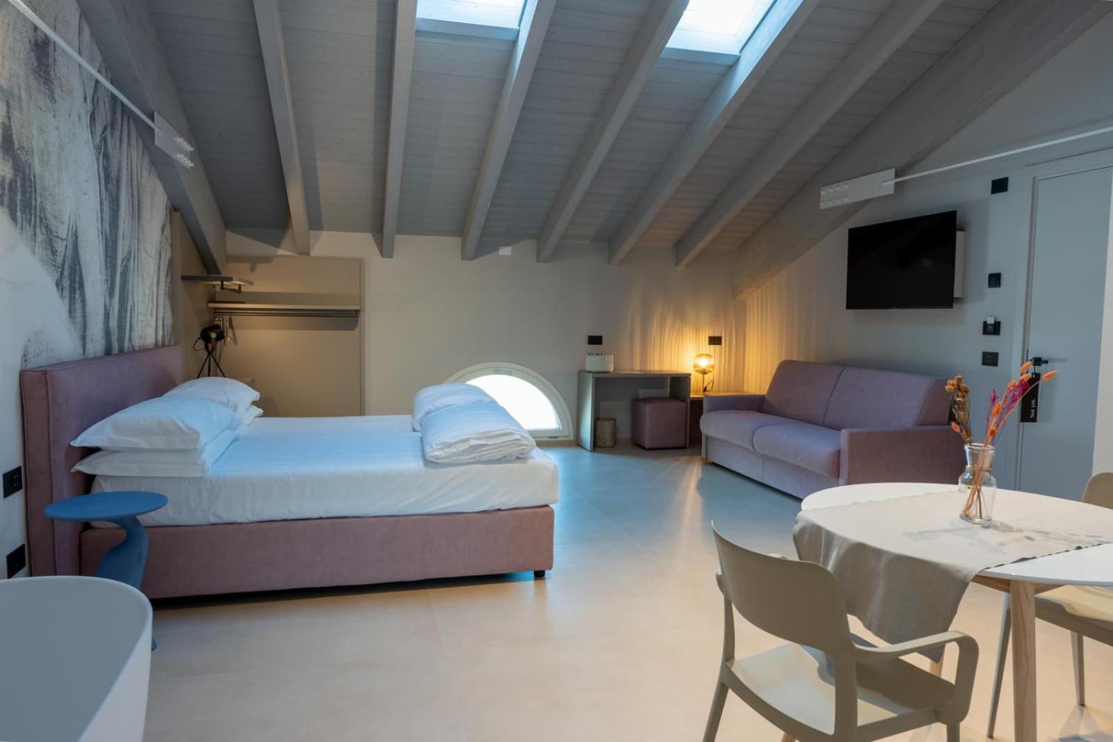 Large Double Room photo 1