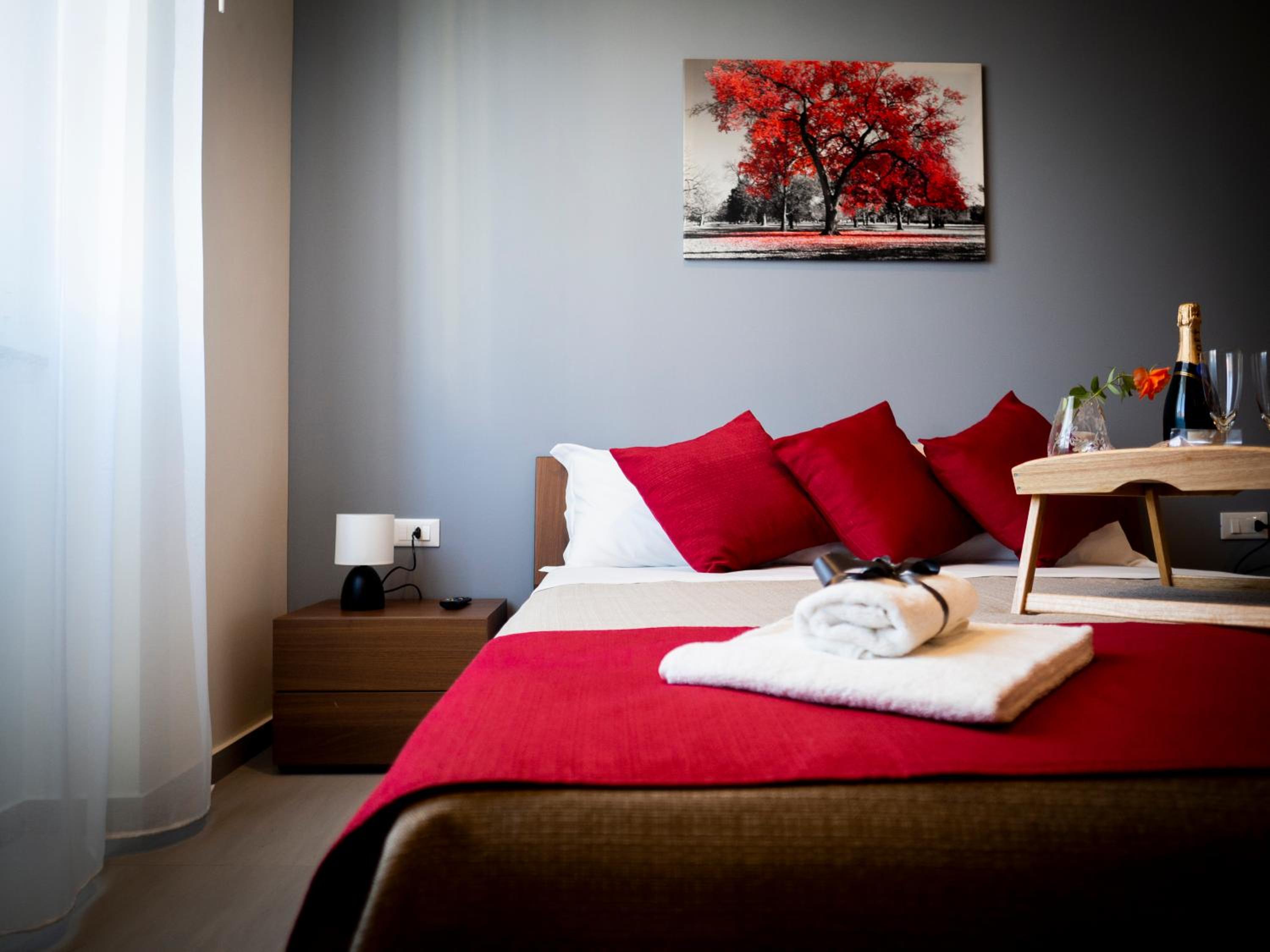 Quadruple Room with Private Bathroom - Photo 12