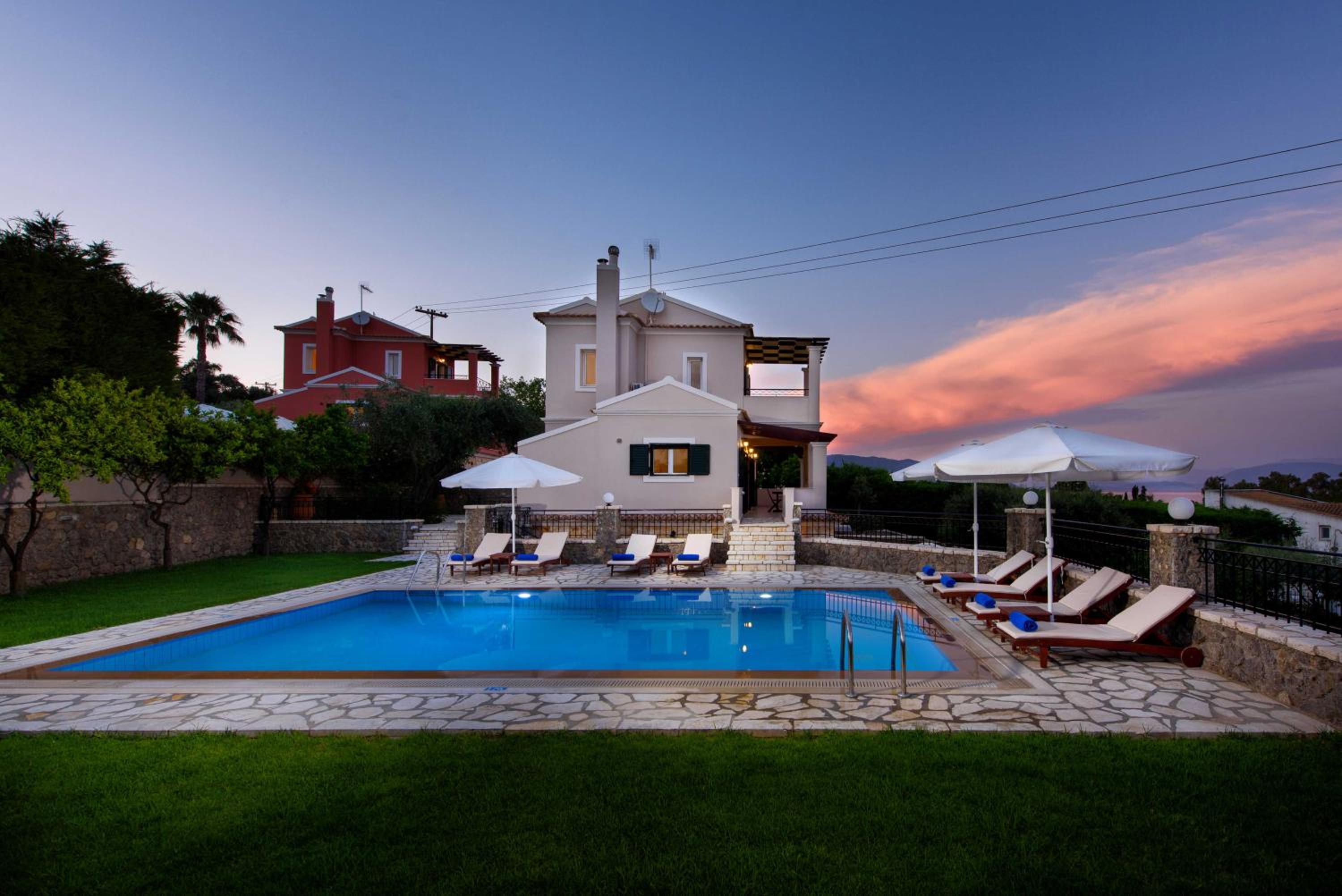 Villa photo 2