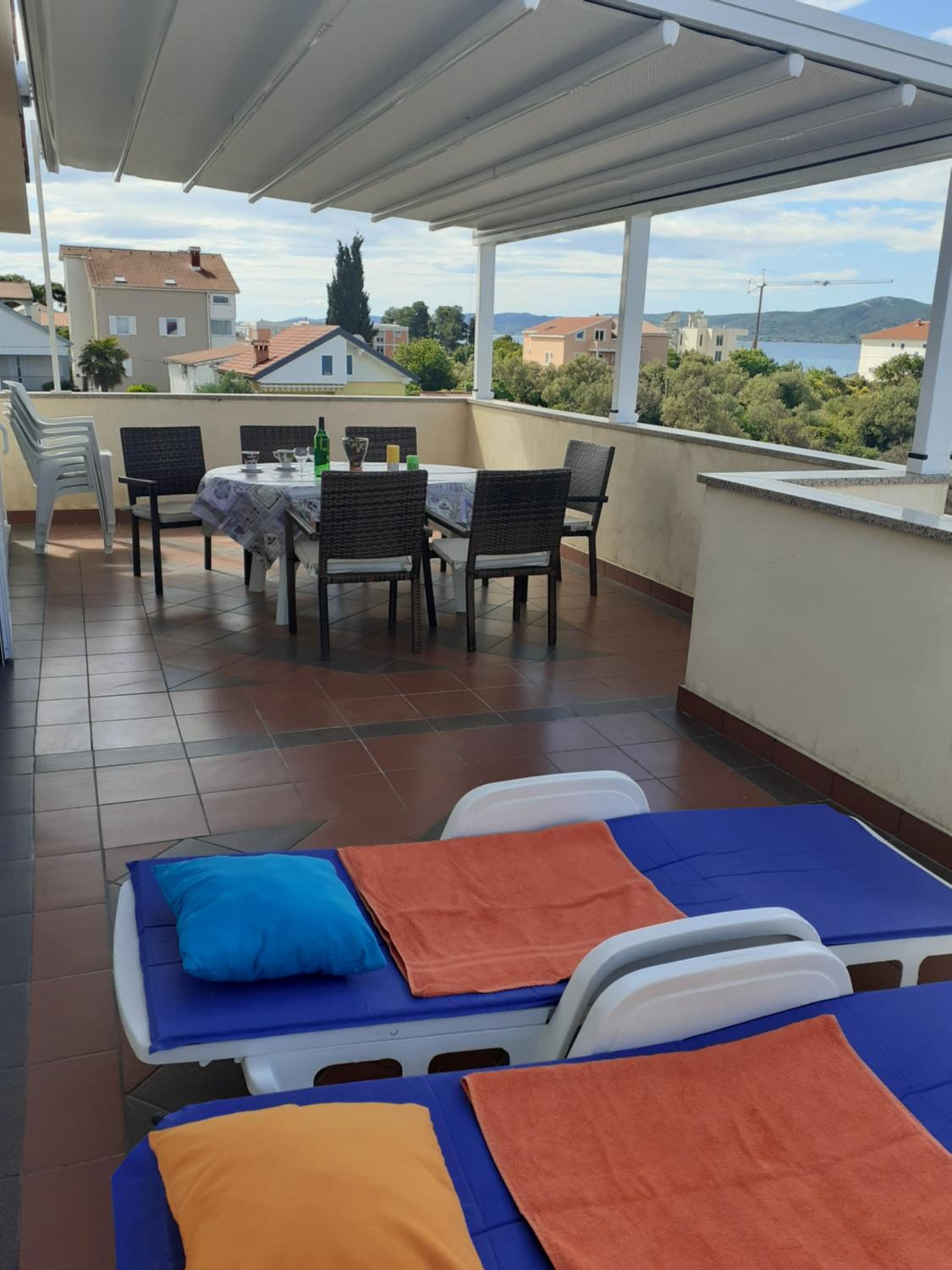 Apartment with Sea View - Photo 5