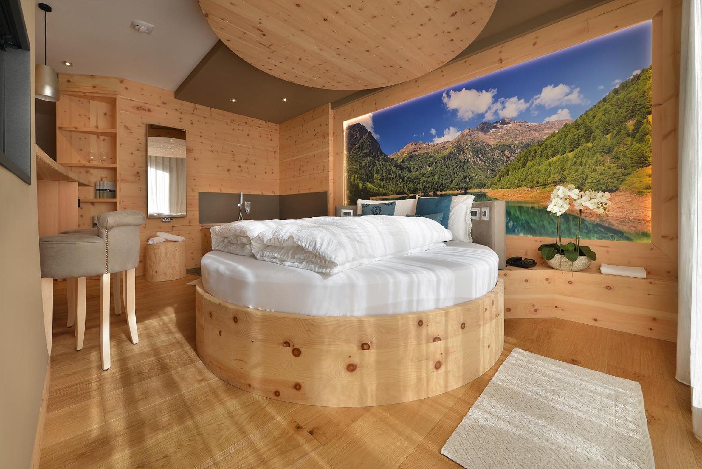 Double Room with Spa Bath photo 1