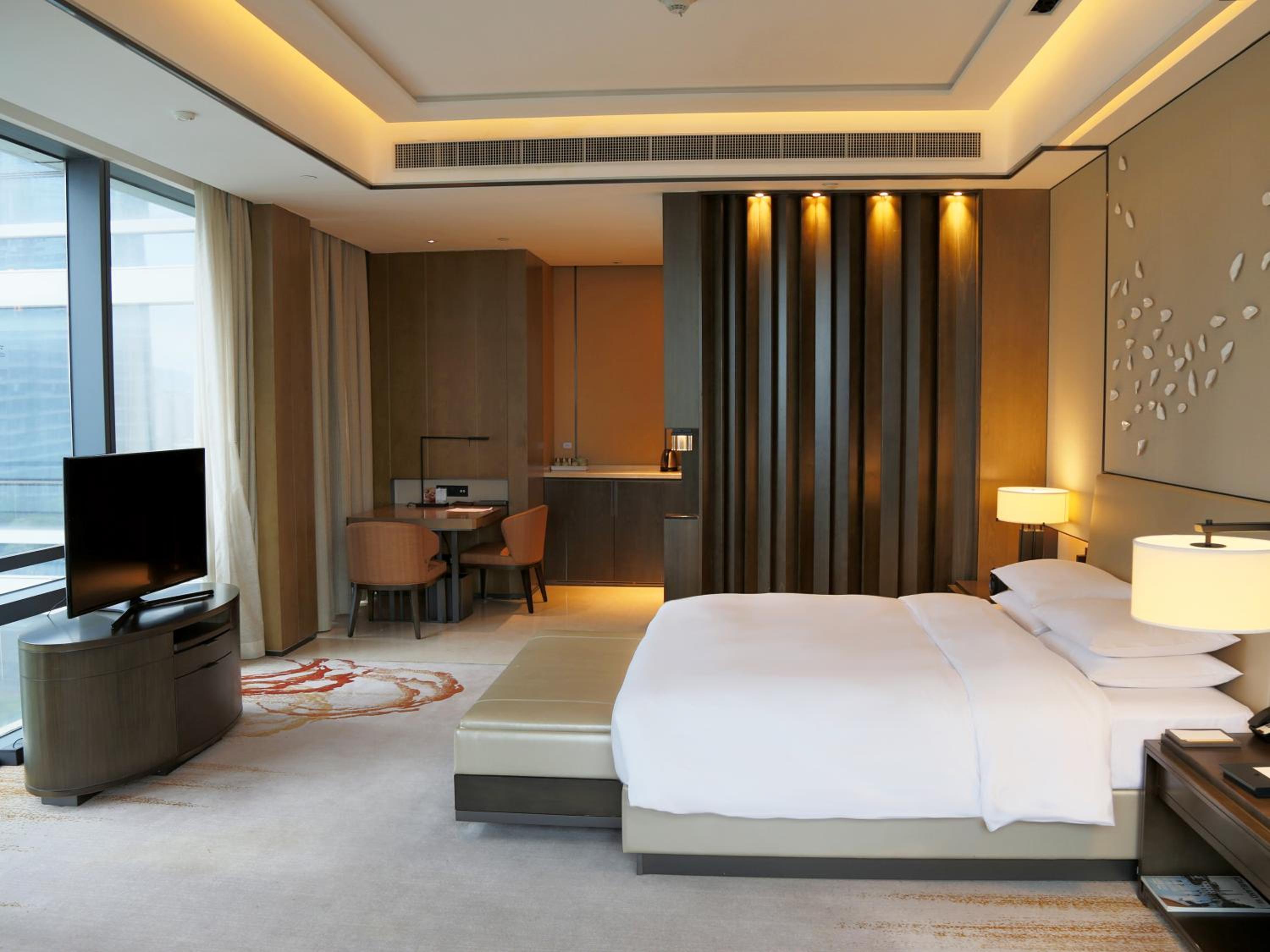 Deluxe King Room - Club Access