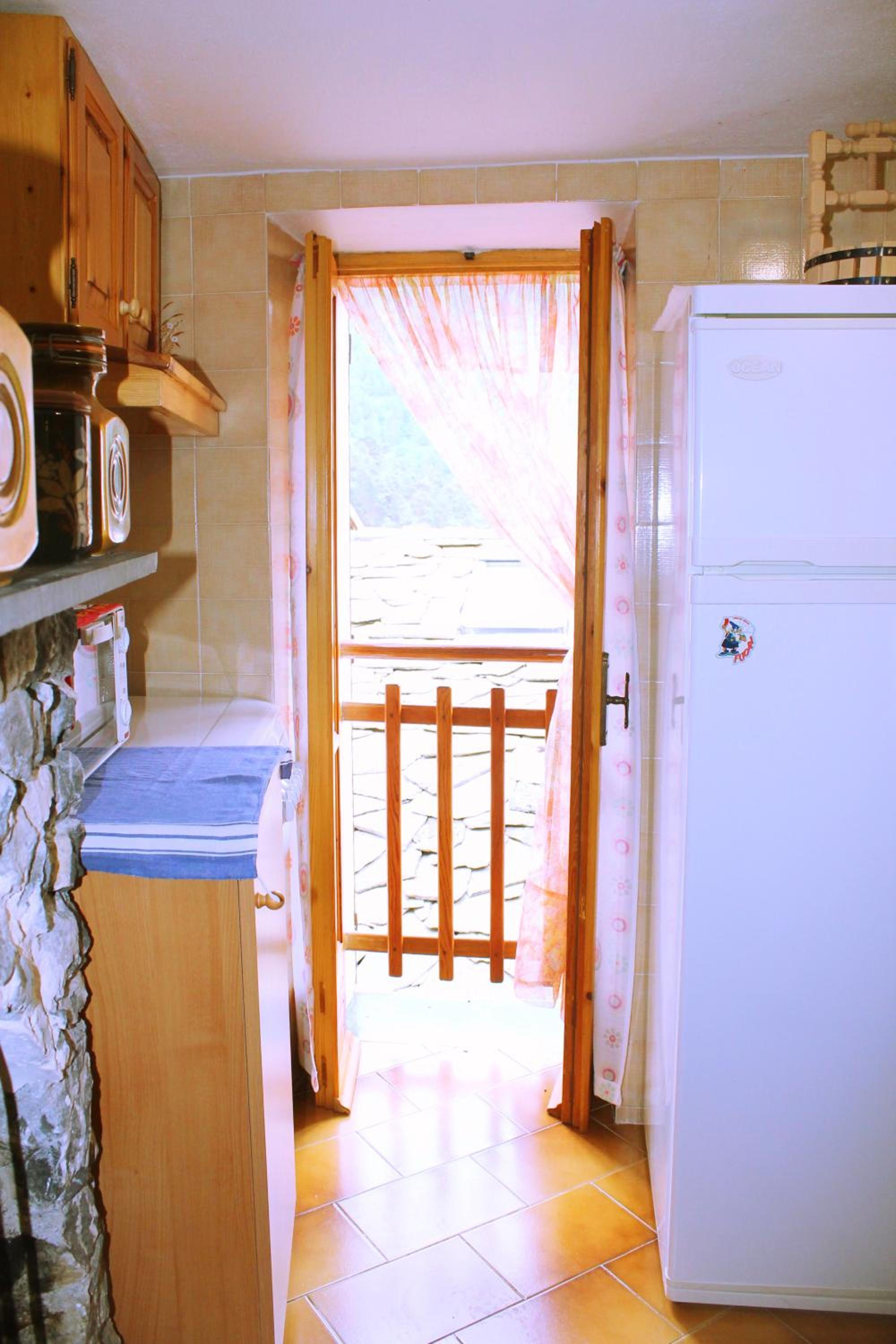 One-Bedroom House - Photo 11