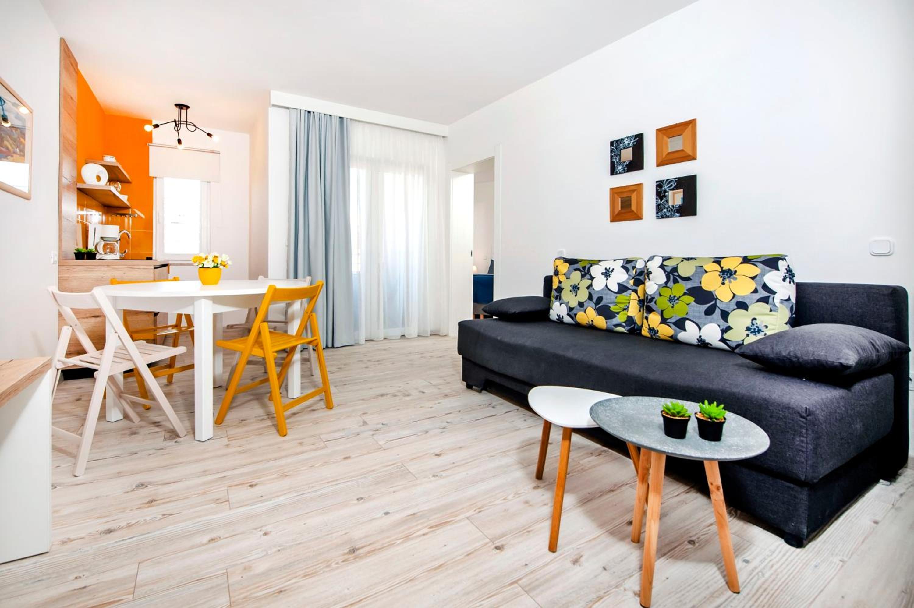 One-Bedroom Apartment with Balcony photo 3