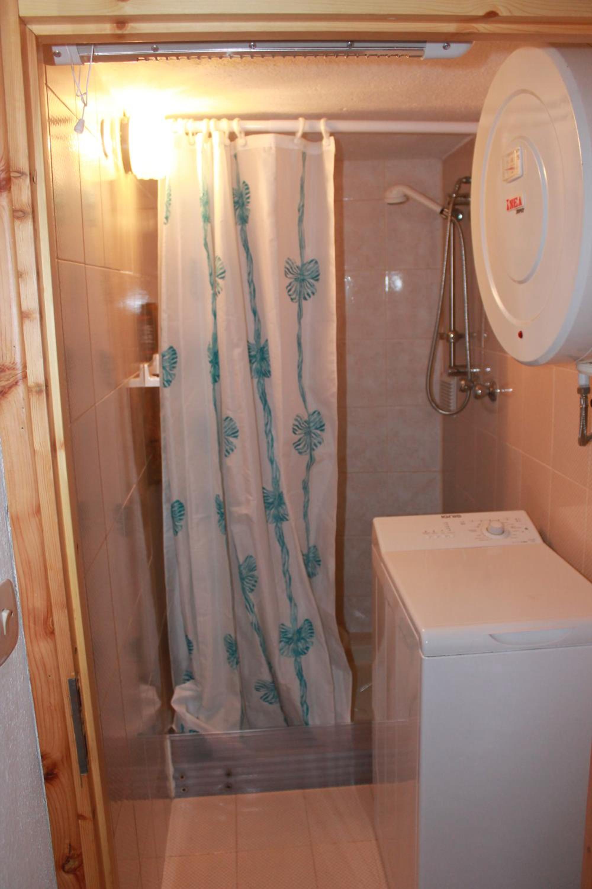 One-Bedroom House - Photo 5