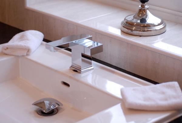 Deluxe King Room - Photo 5