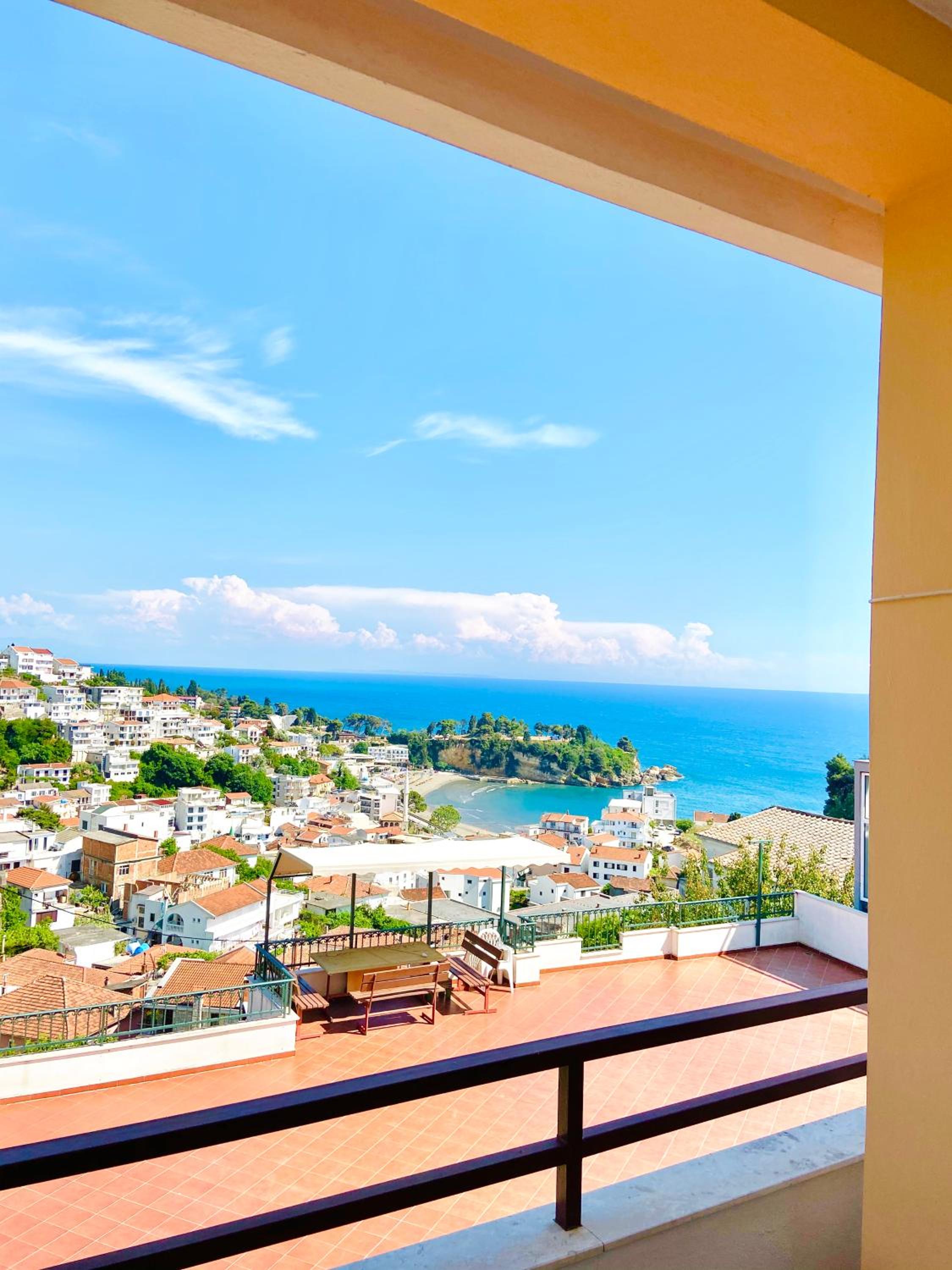 One-Bedroom Apartment With Balcony And Sea View