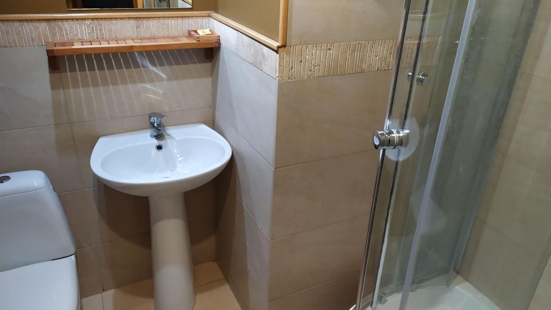 Family Room (7 Adults) with Private Bathroom photo 3