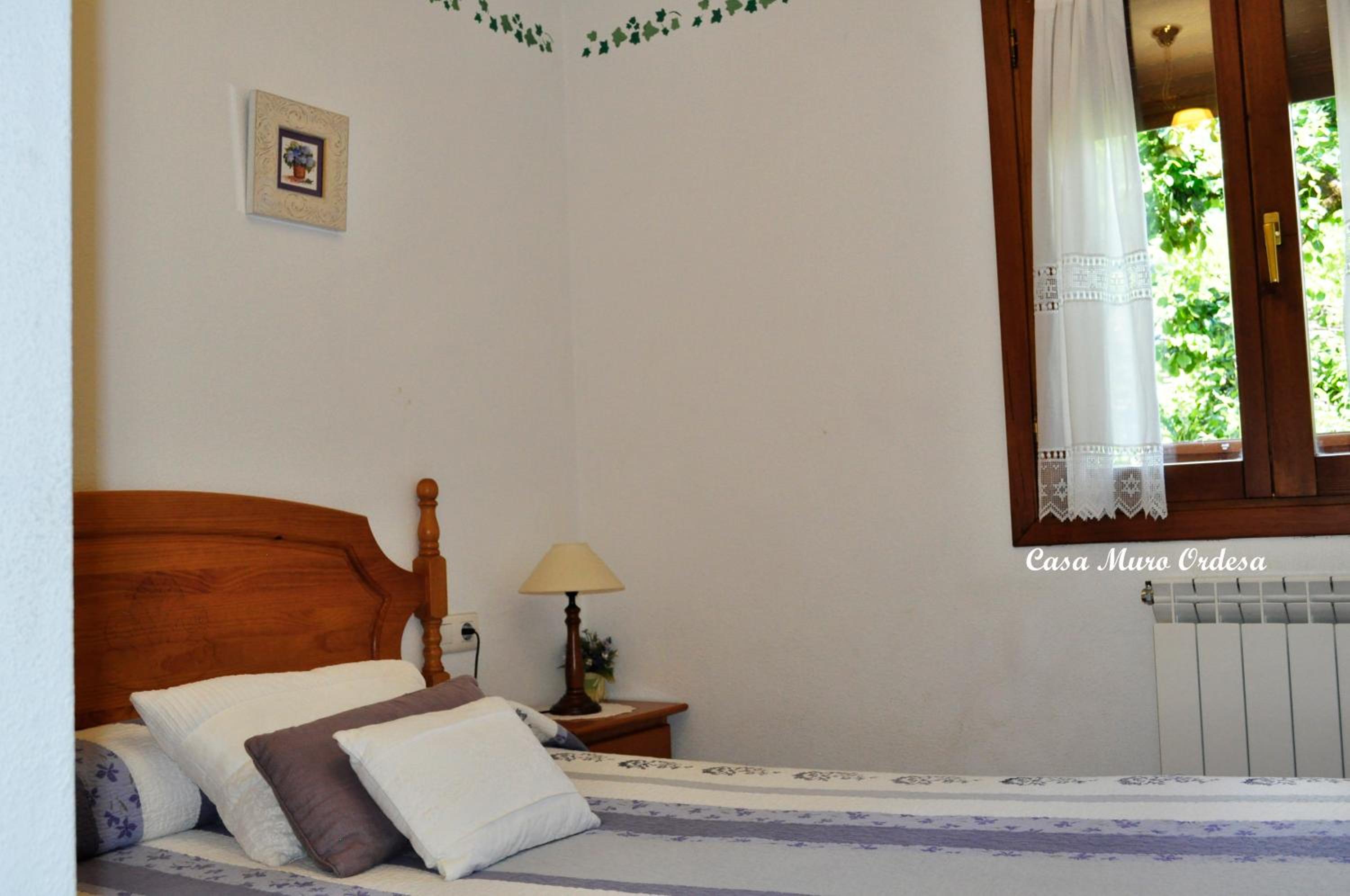 Two-Bedroom Apartment with Balcony and Mountain View  photo 3