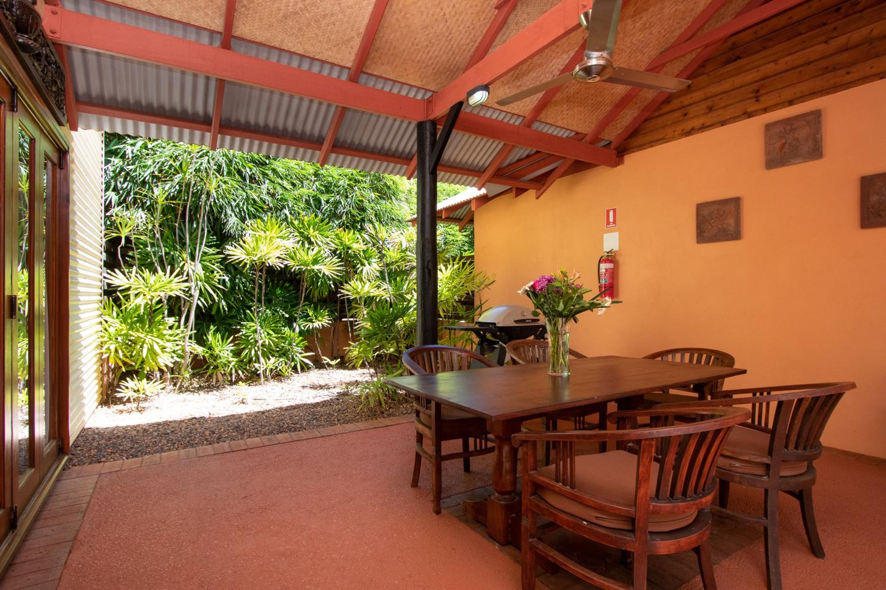 Two-Bedroom Villa - Photo 8