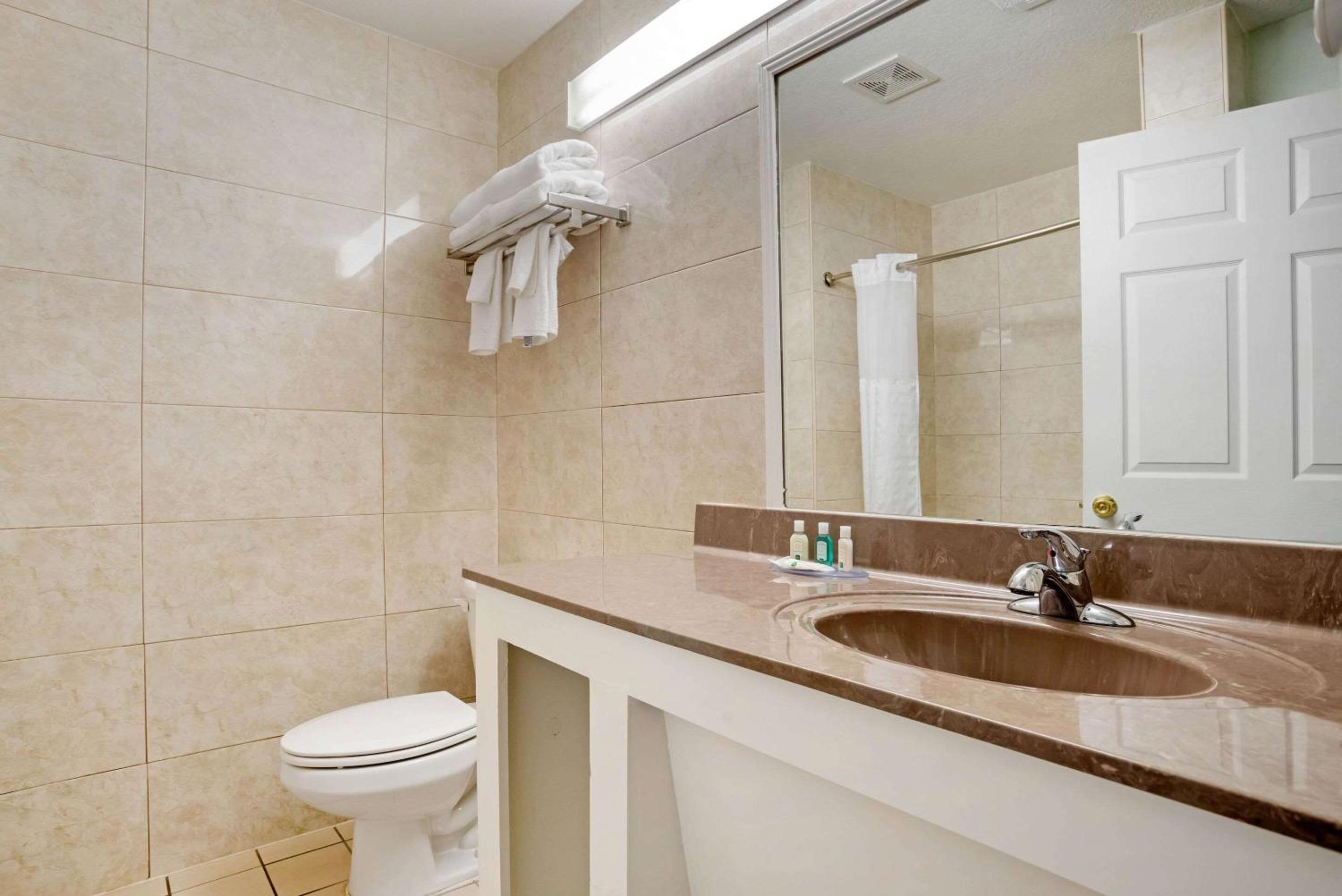 King Room with Bay View - Non-Smoking - Photo 2