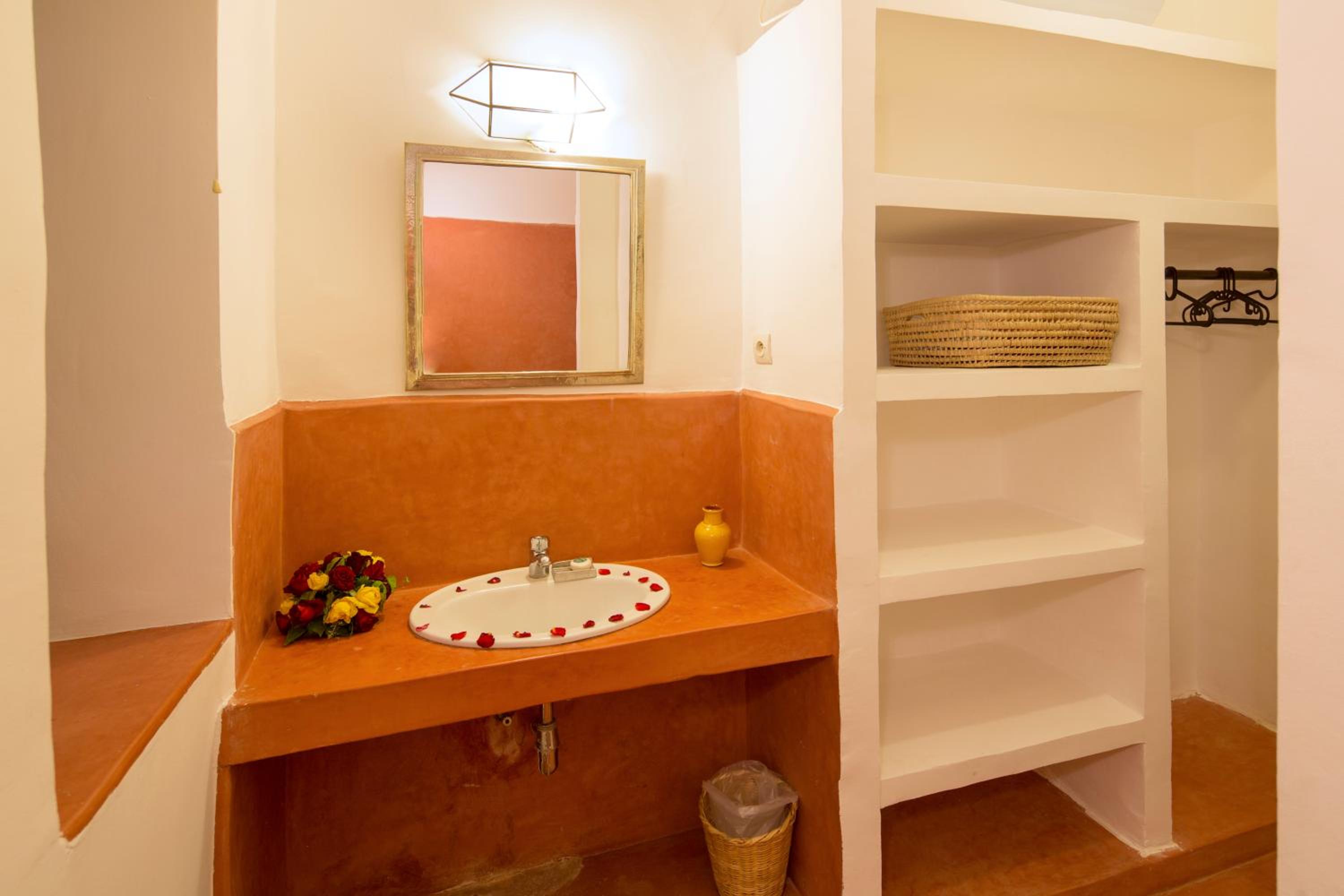 Deluxe Double or Twin Room photo 3