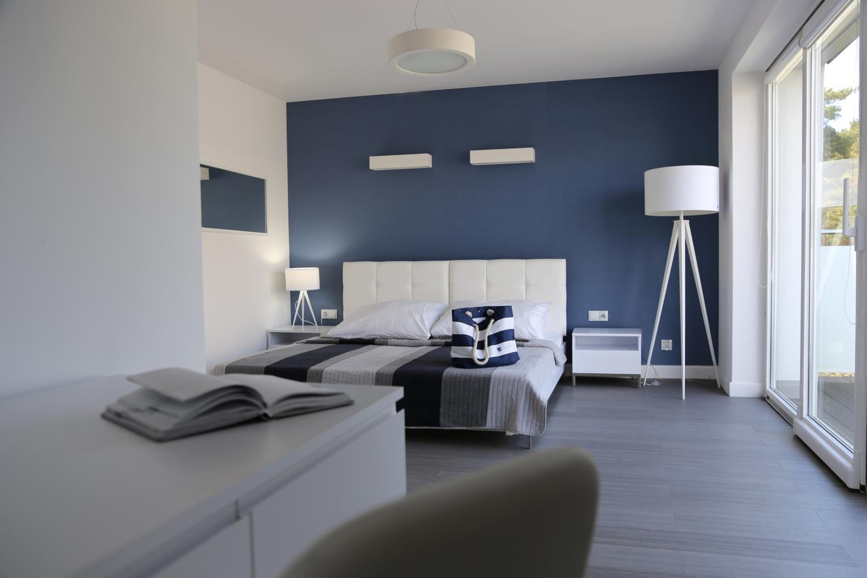 Apartment - Photo 4