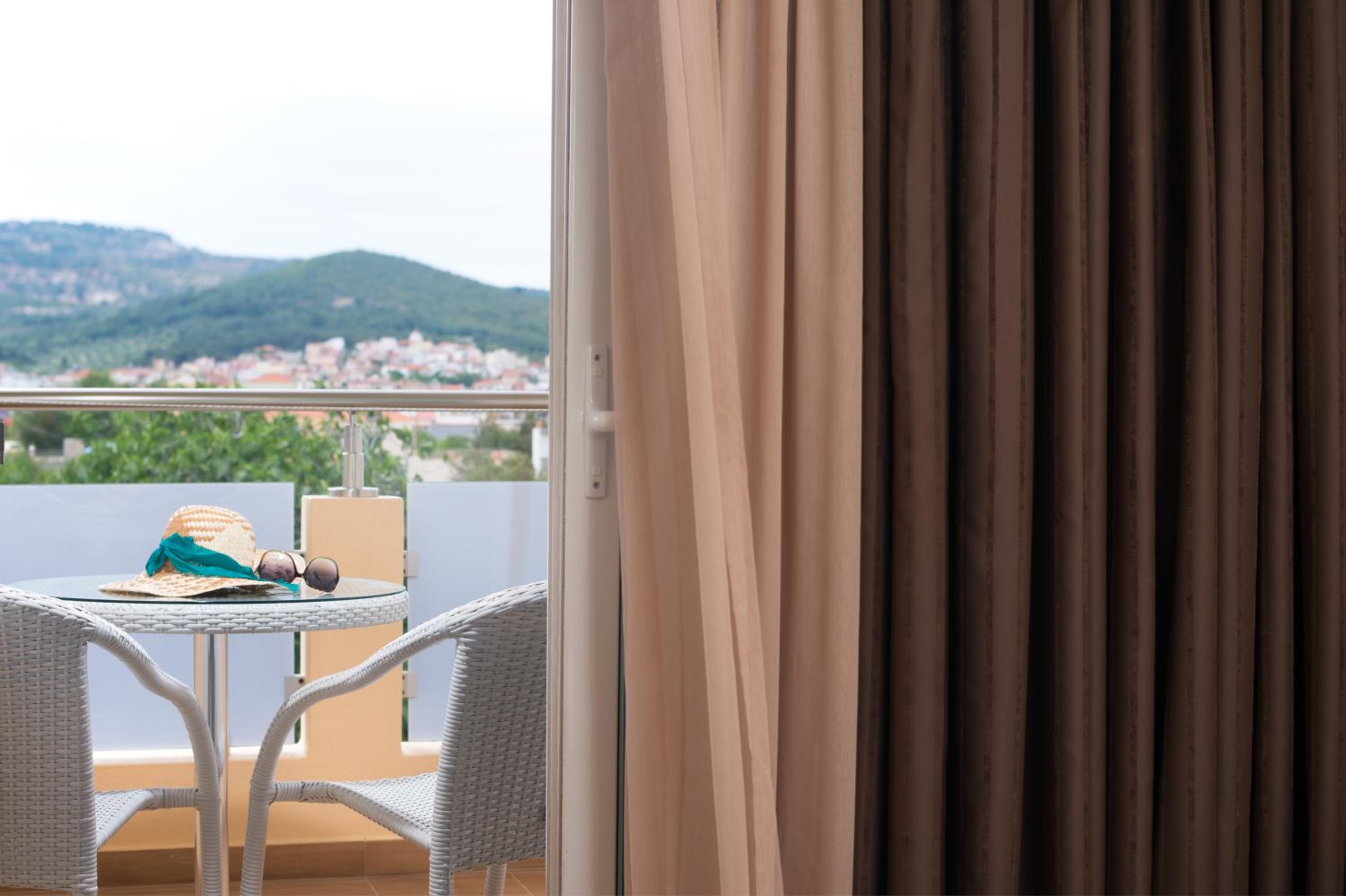 Double Room with Balcony photo 3