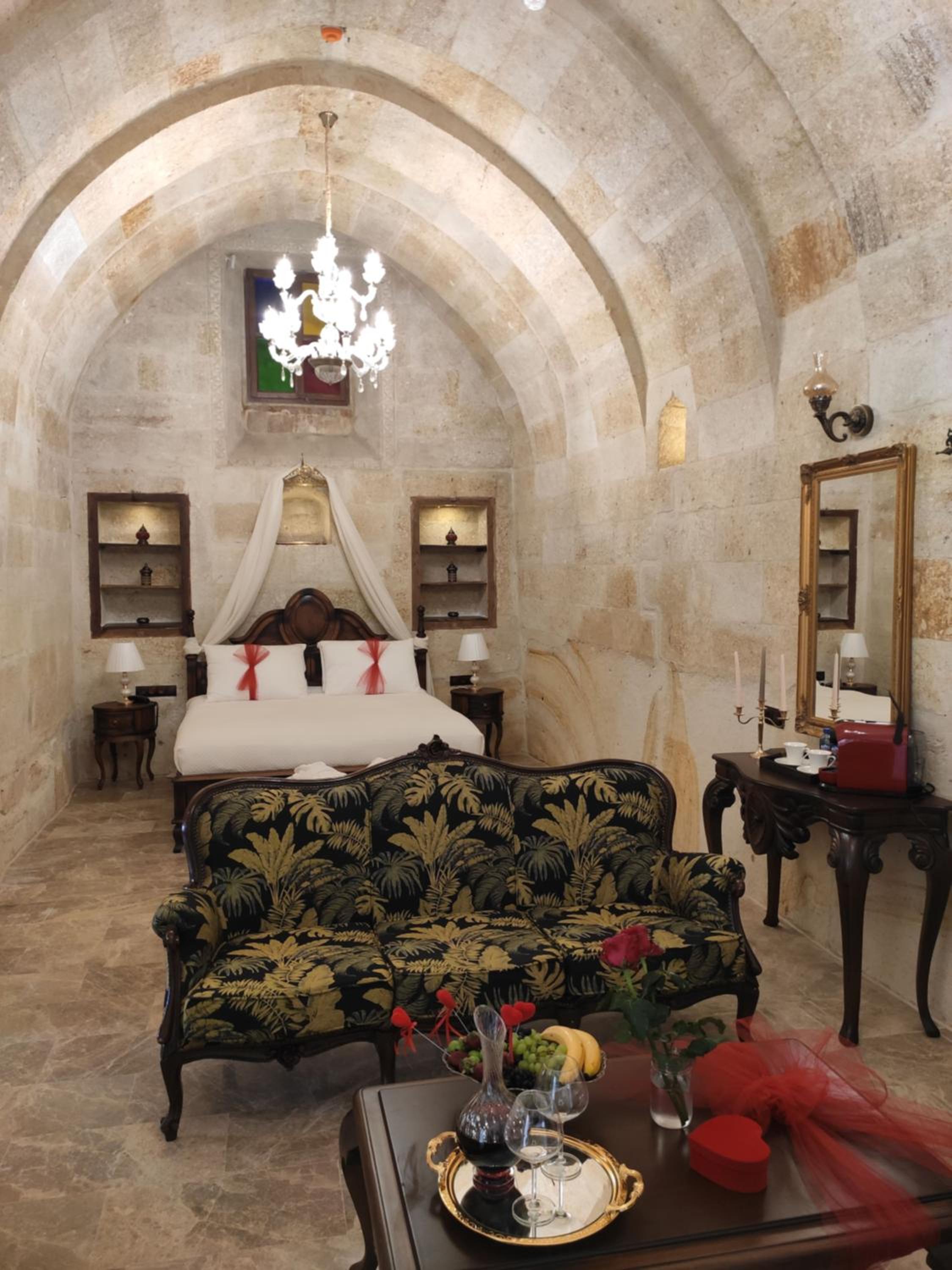 Superior Suite - Photo 29