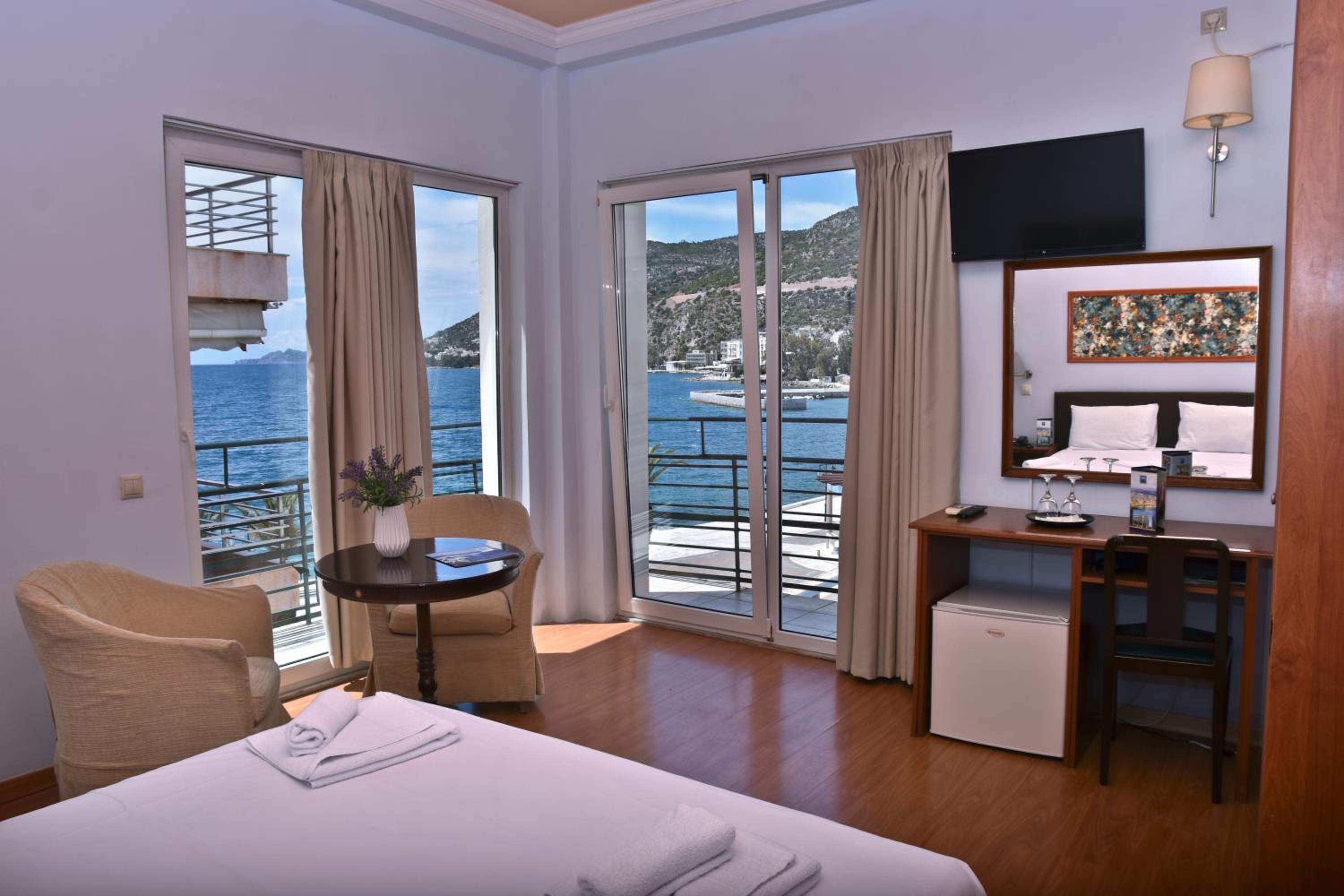 Deluxe Double Room with Balcony and Sea View