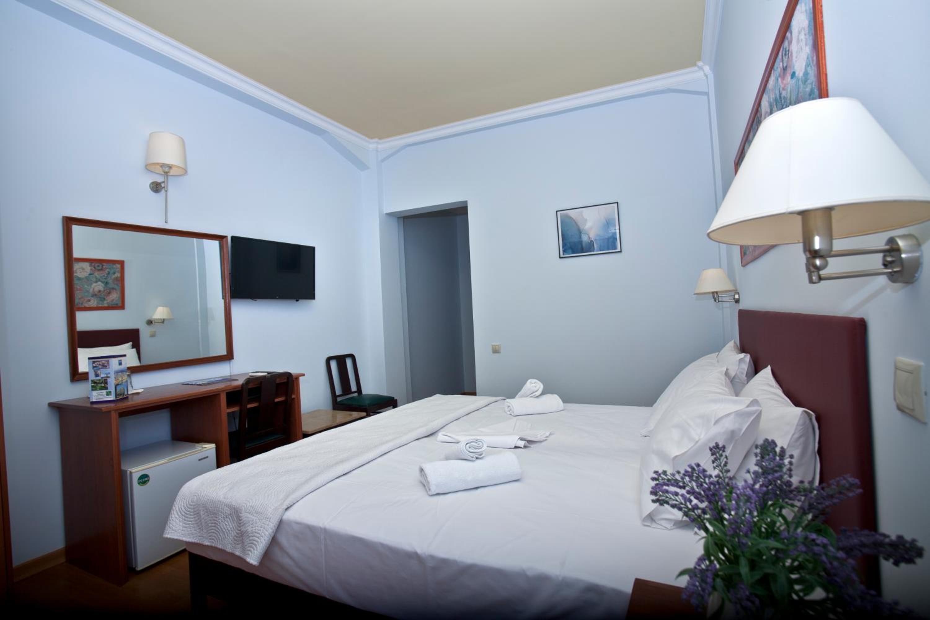 Double or Twin Room with Balcony photo 2