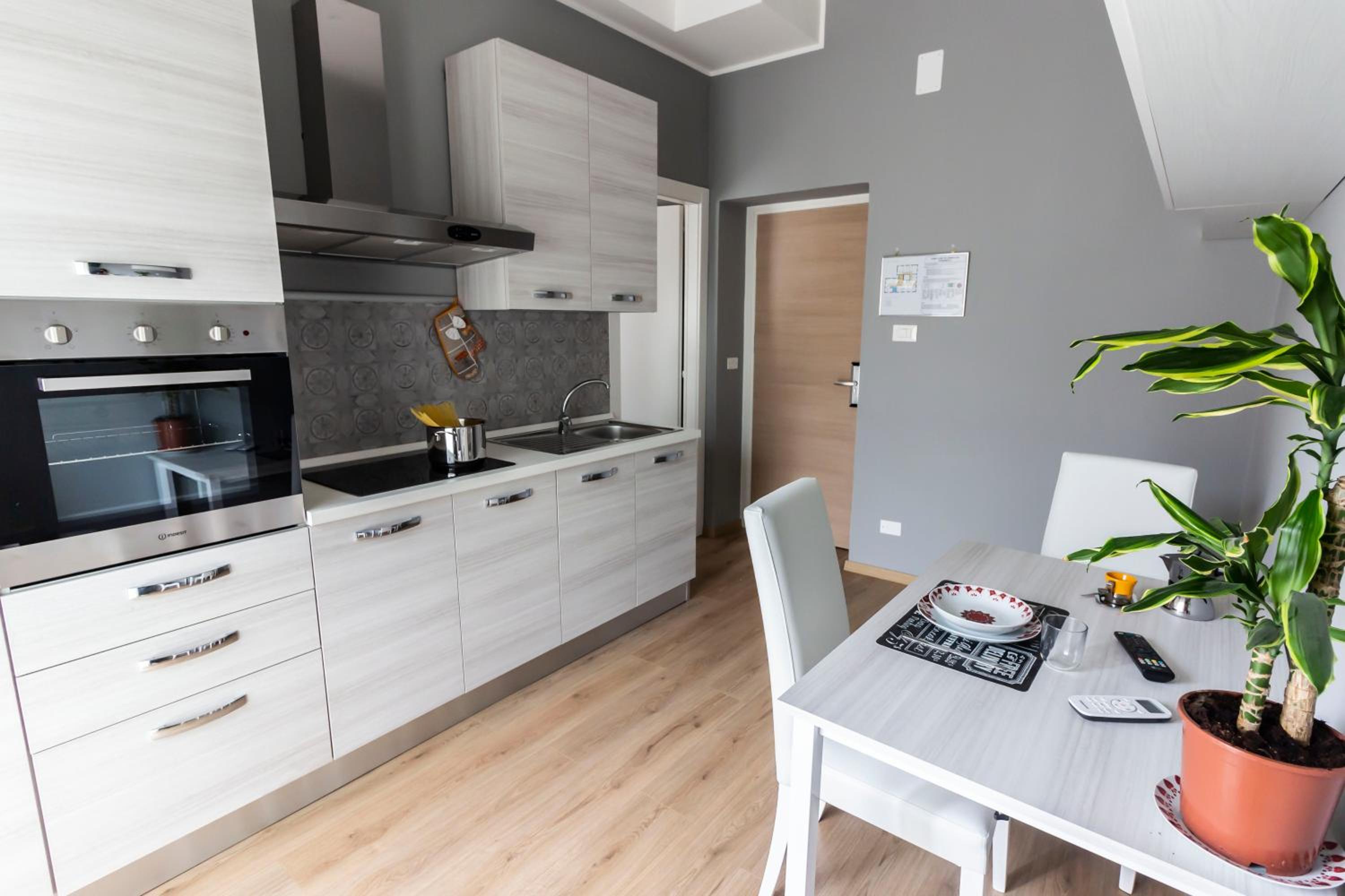One-Bedroom Apartment - Photo 2