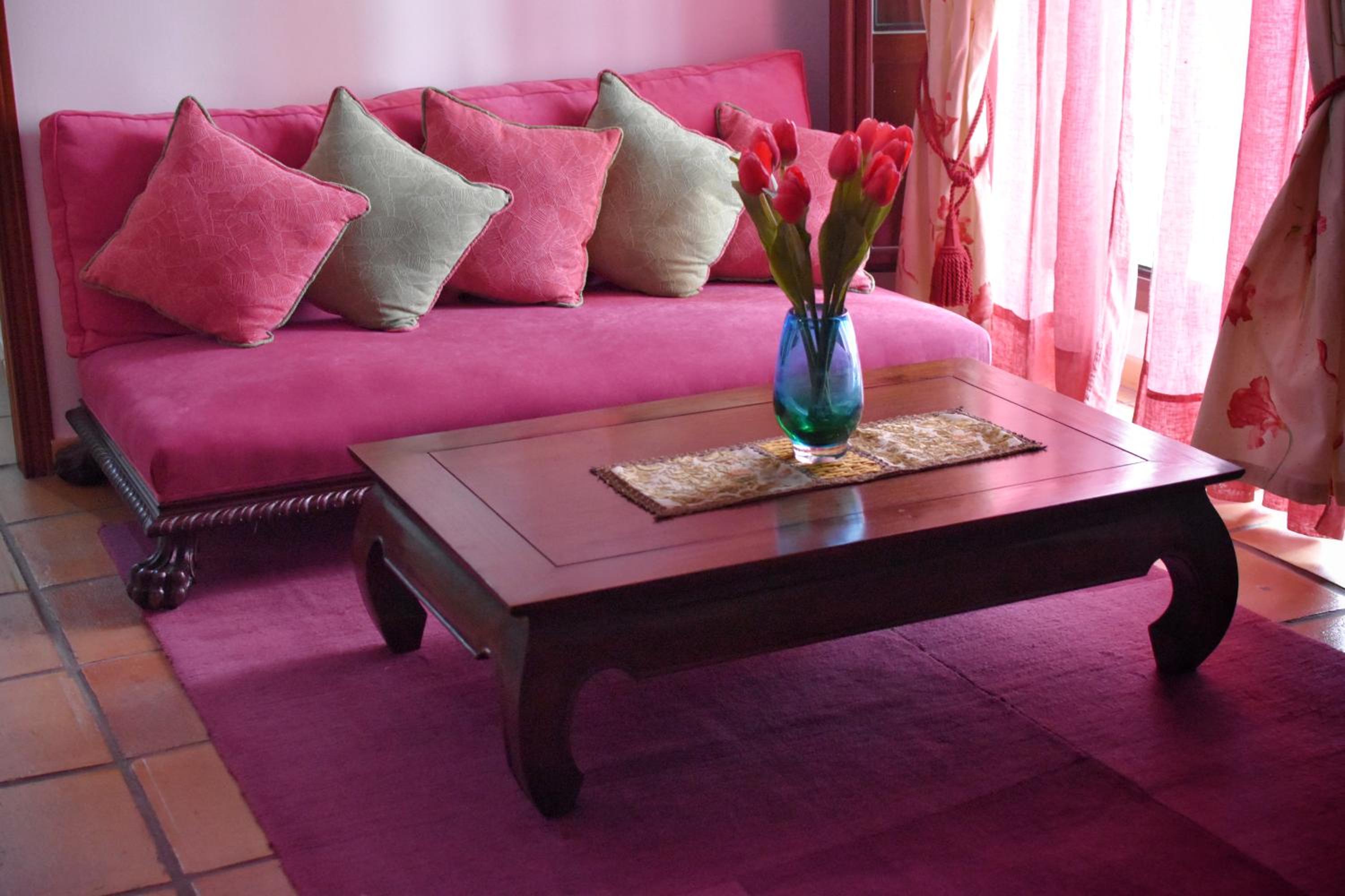 Double Room with Living Room and Balcony - Photo 10