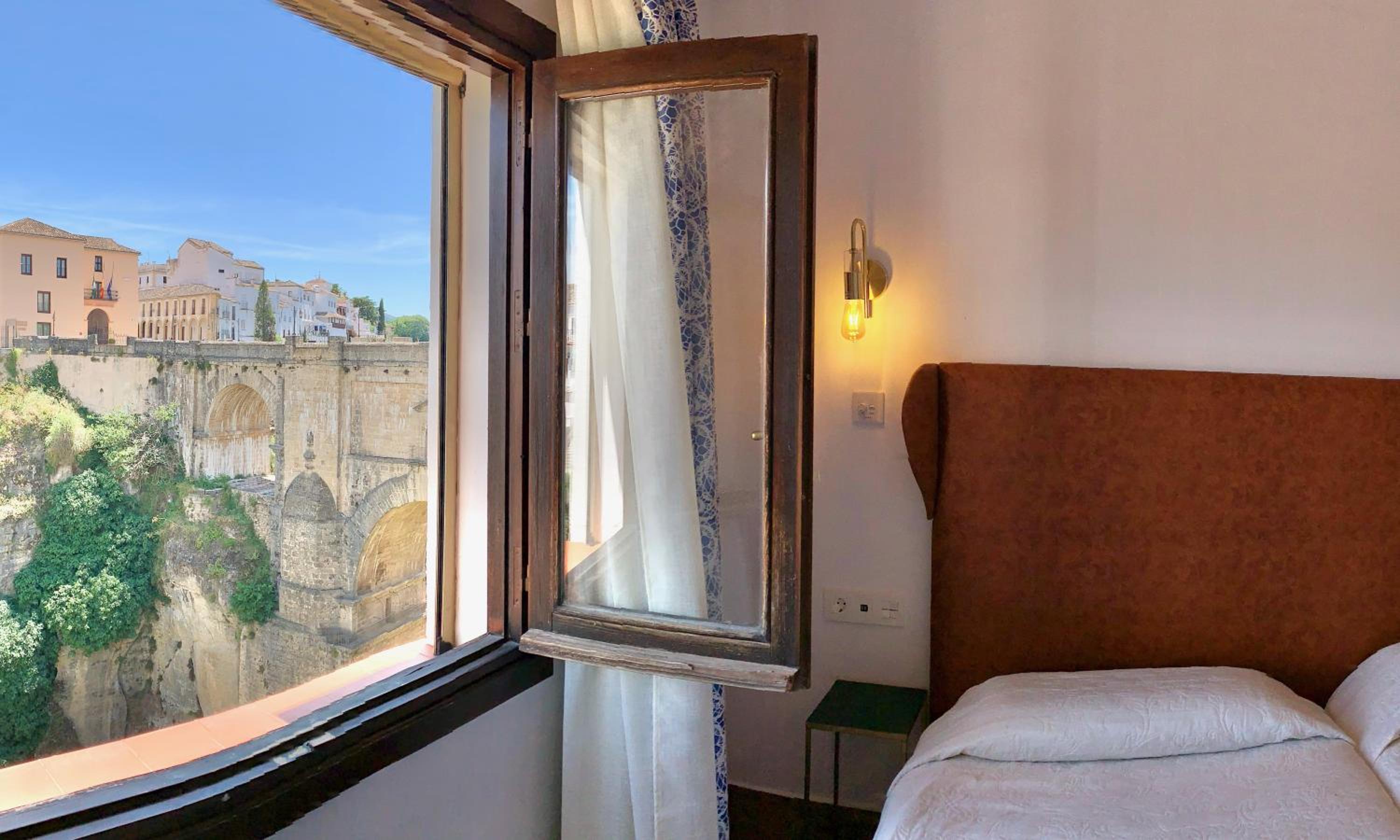 Double or Twin Room with view to Puente Nuevo	 photo 2
