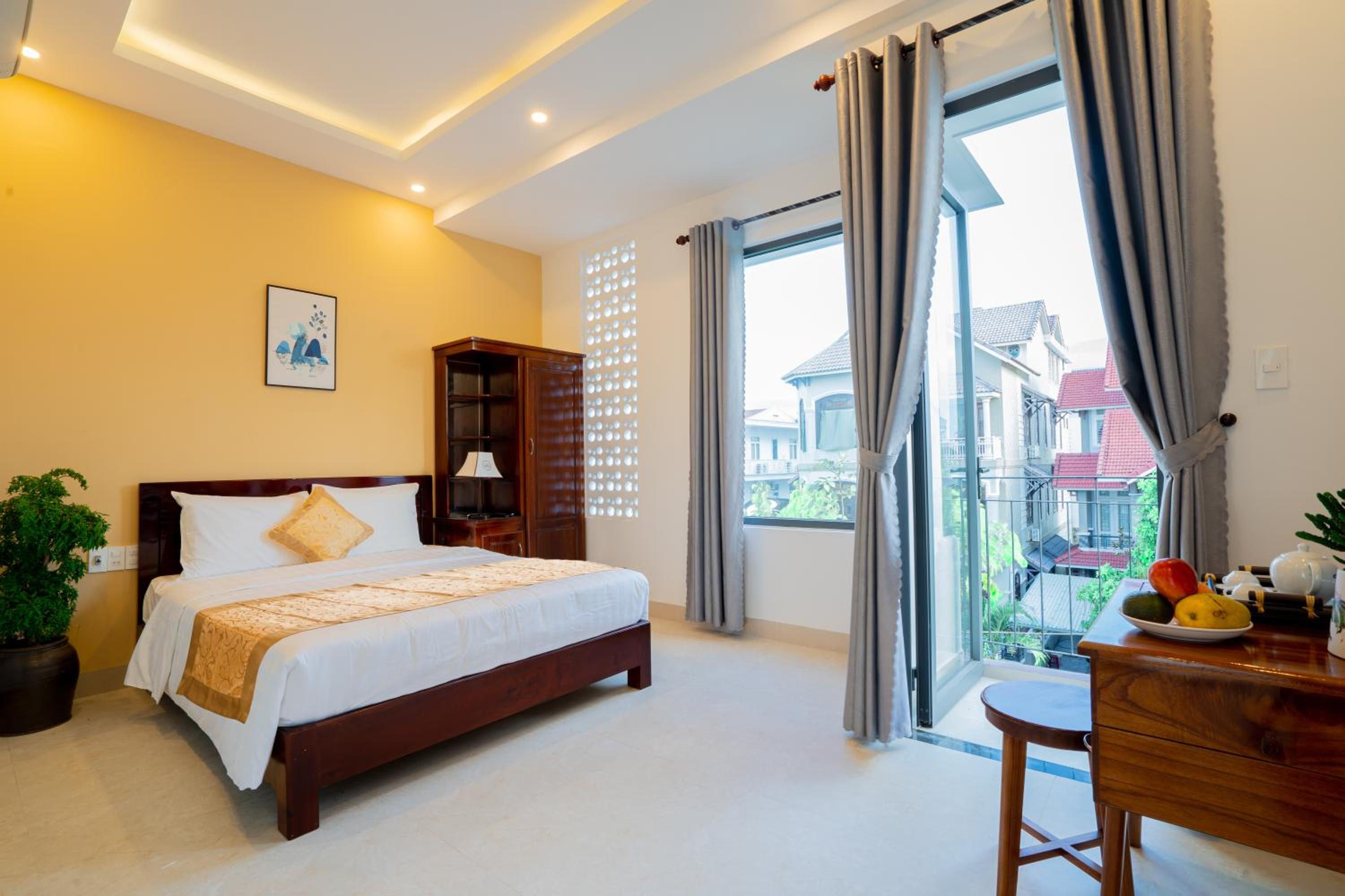 Deluxe Double or Twin Room with City View