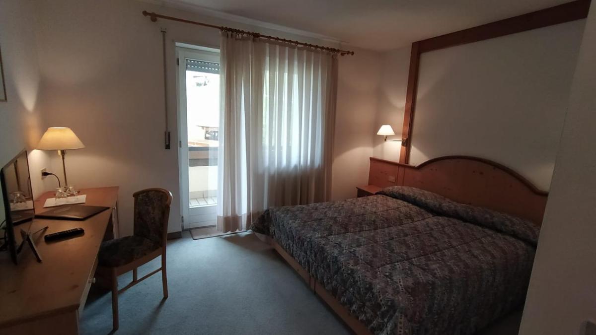 Double or Twin Room photo 3