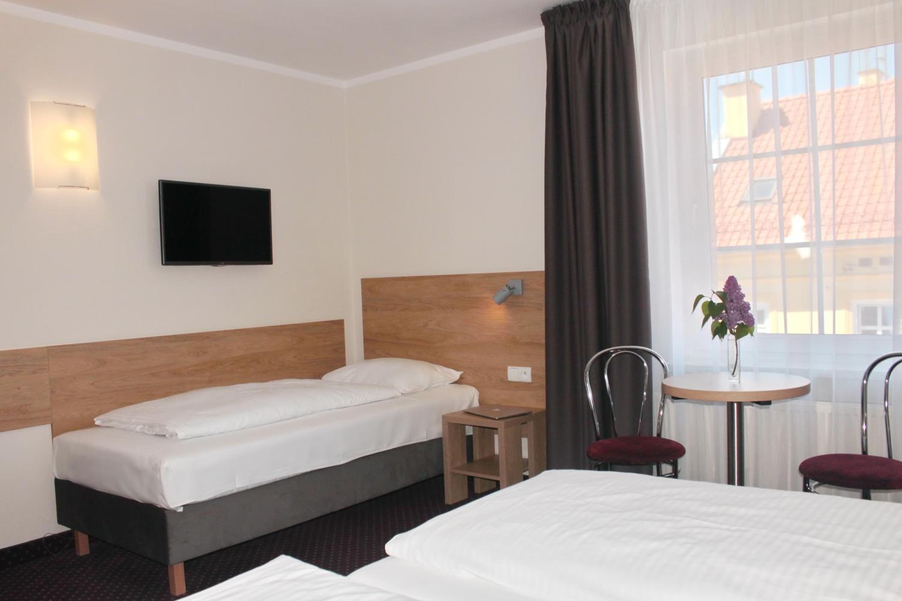 Triple Room - Photo 10