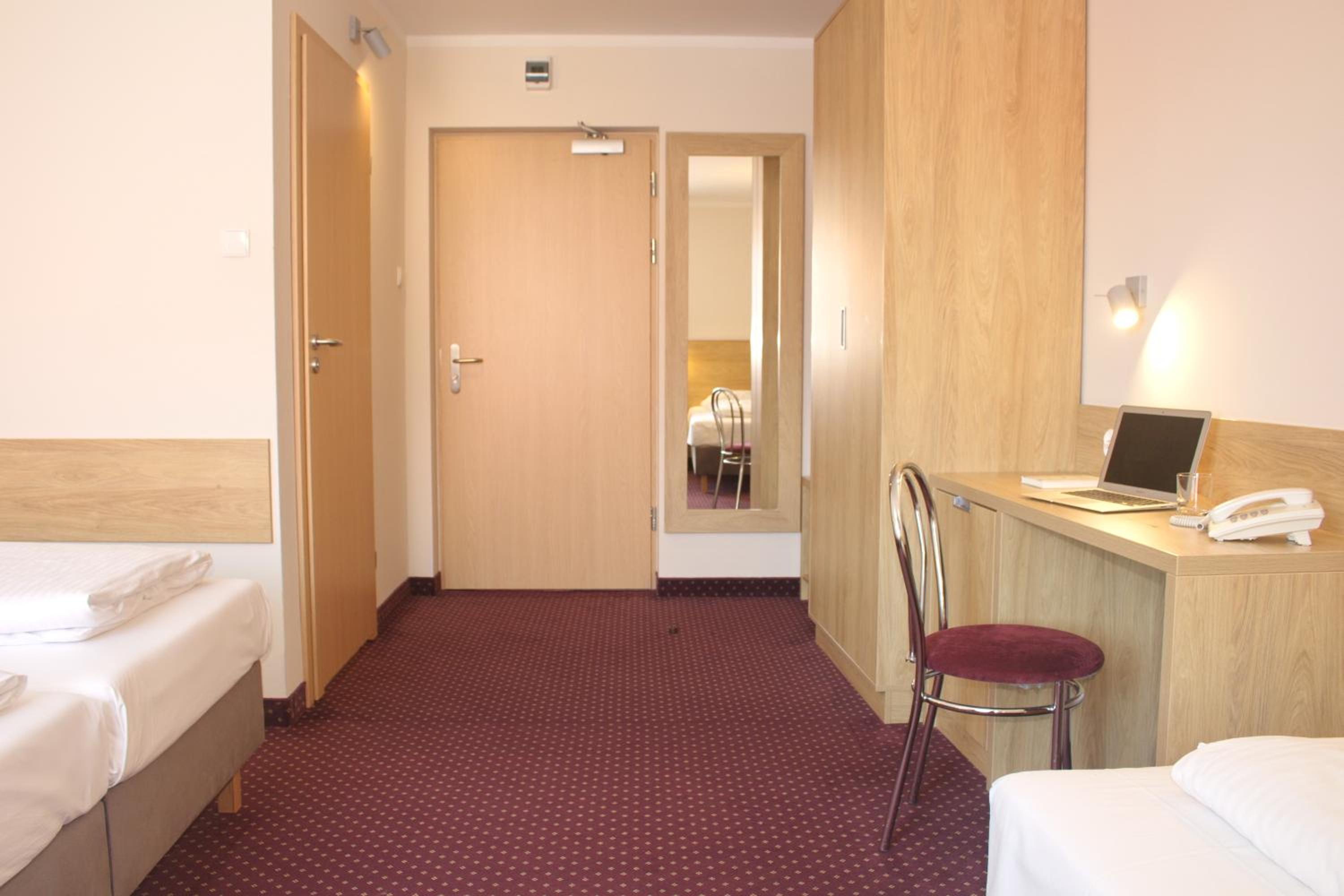 Triple Room - Photo 7