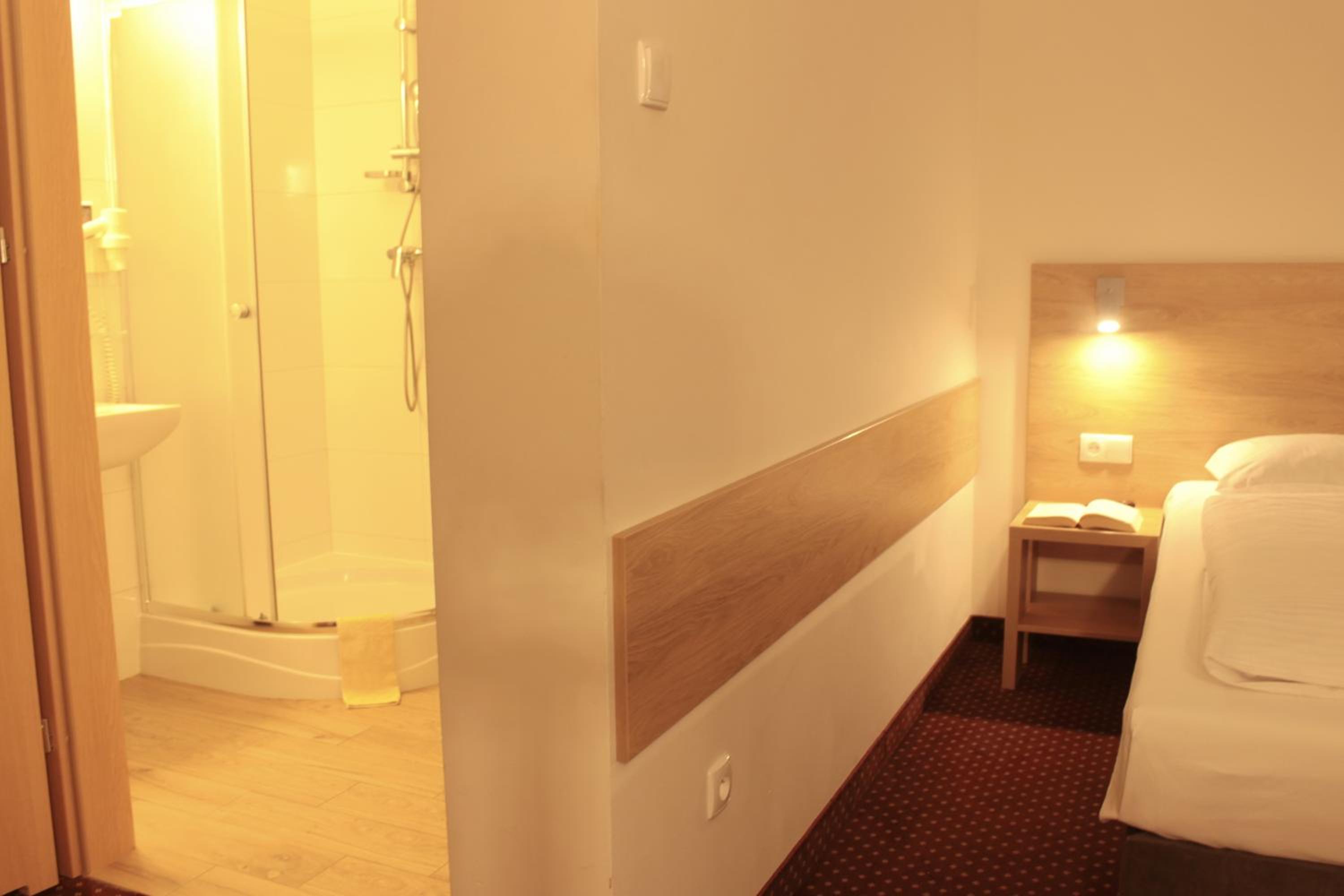 Triple Room - Photo 6