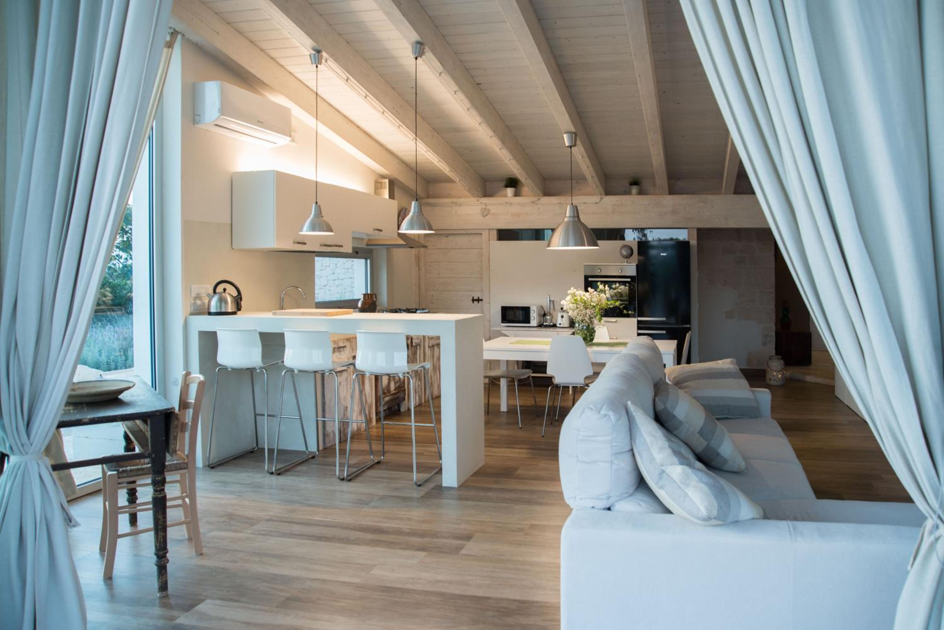 Villa photo 2