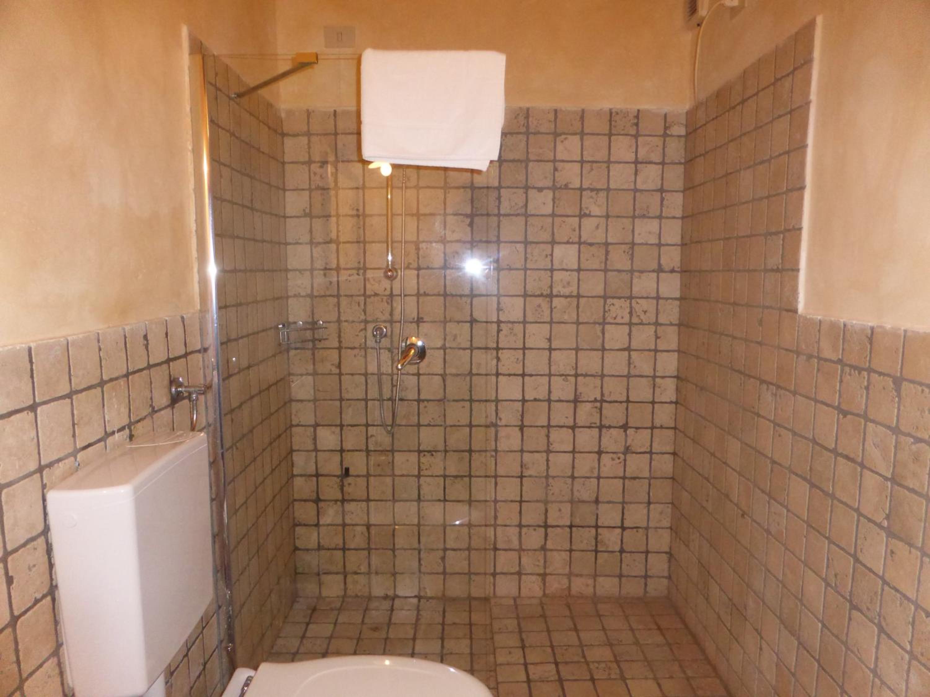 Double Room - Photo 20
