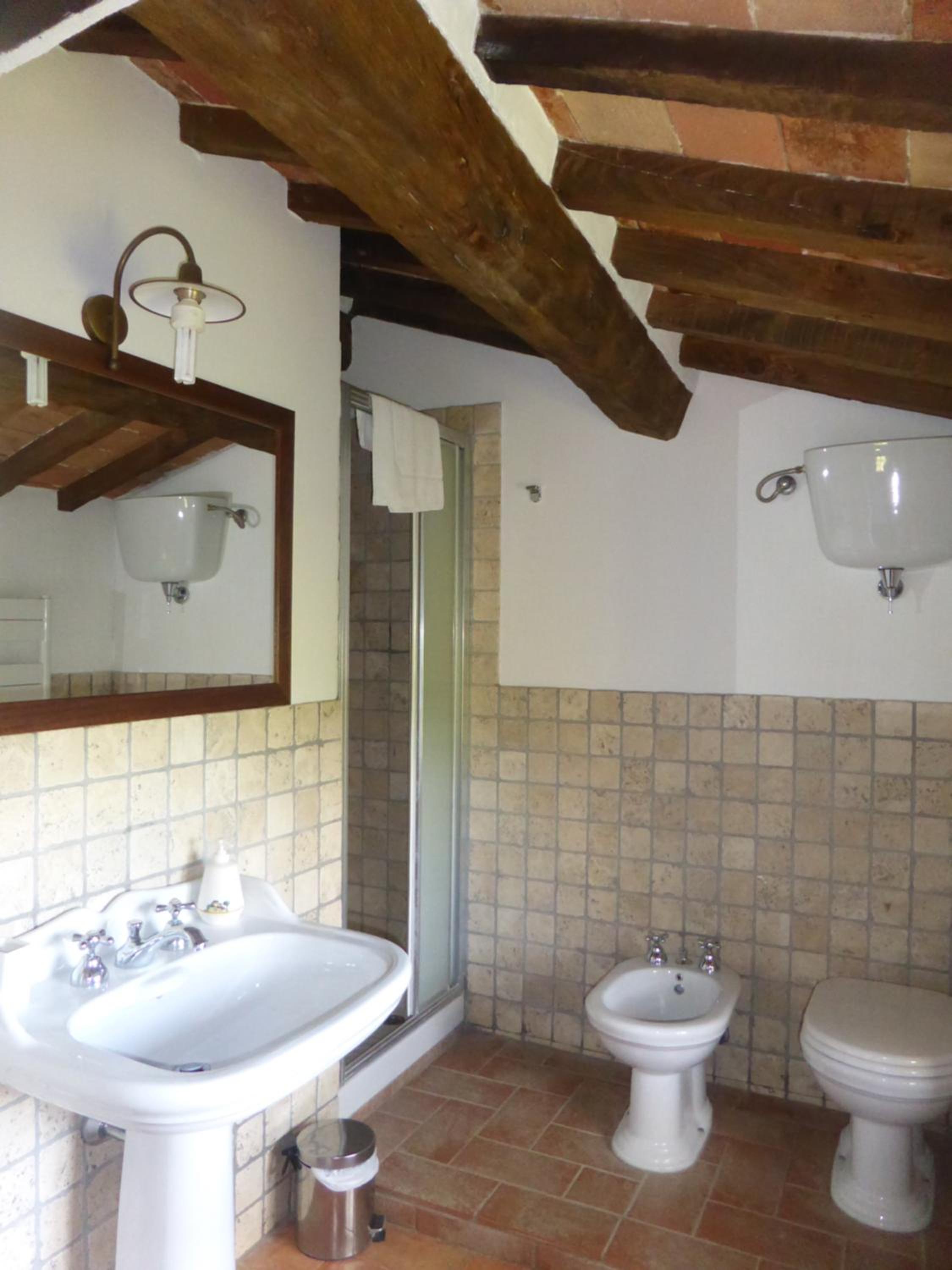 Double Room - Photo 16