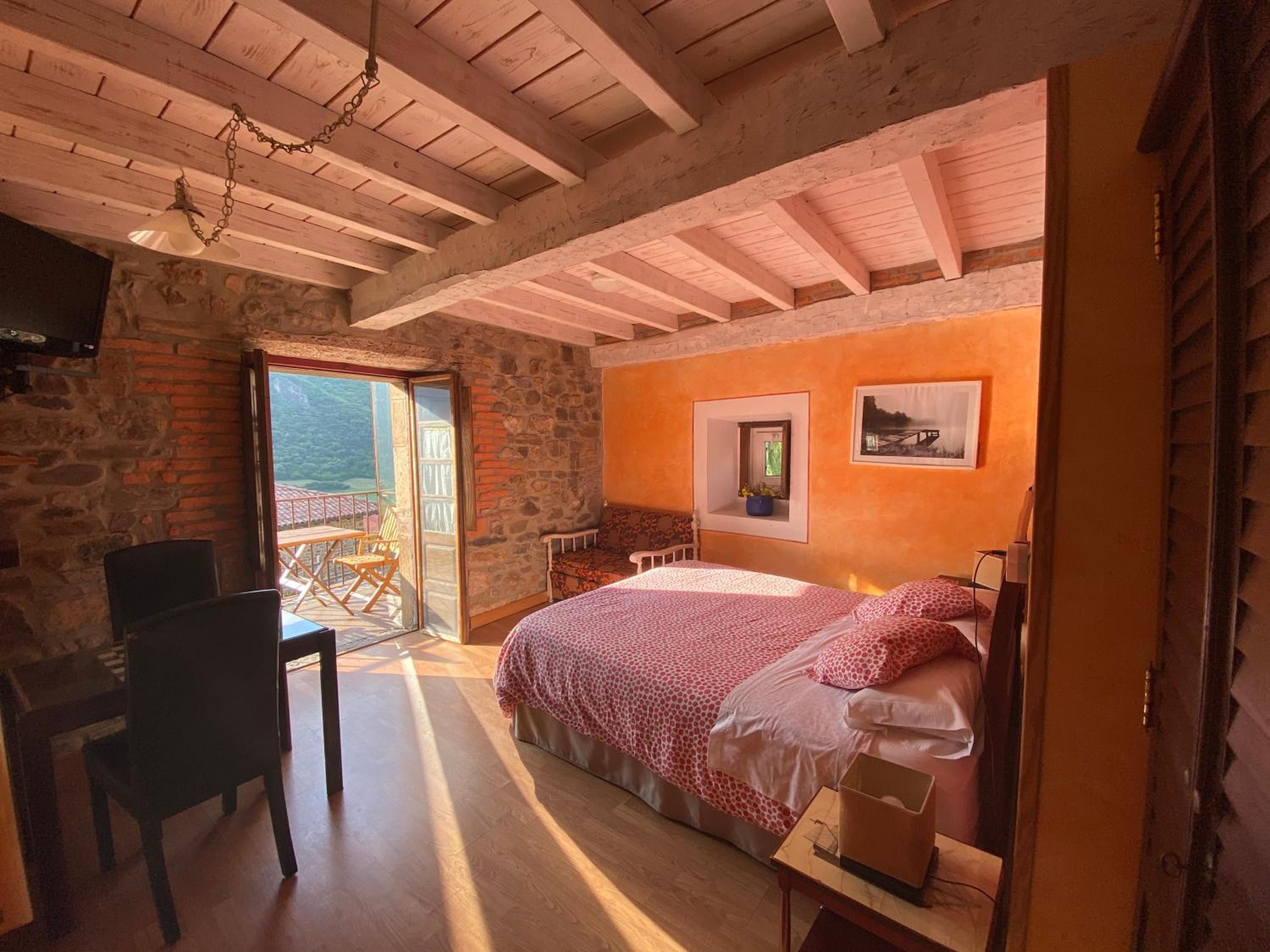 Estudio con Terraza (2 adultos)