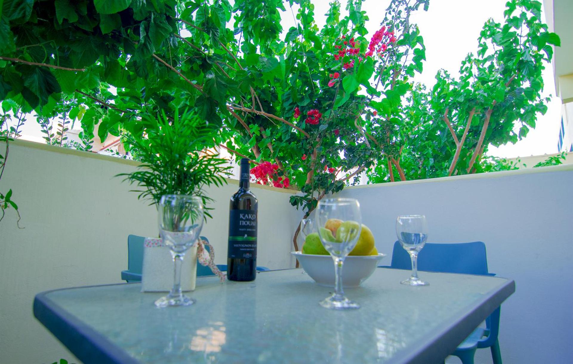 Studio with Garden View - Photo 2