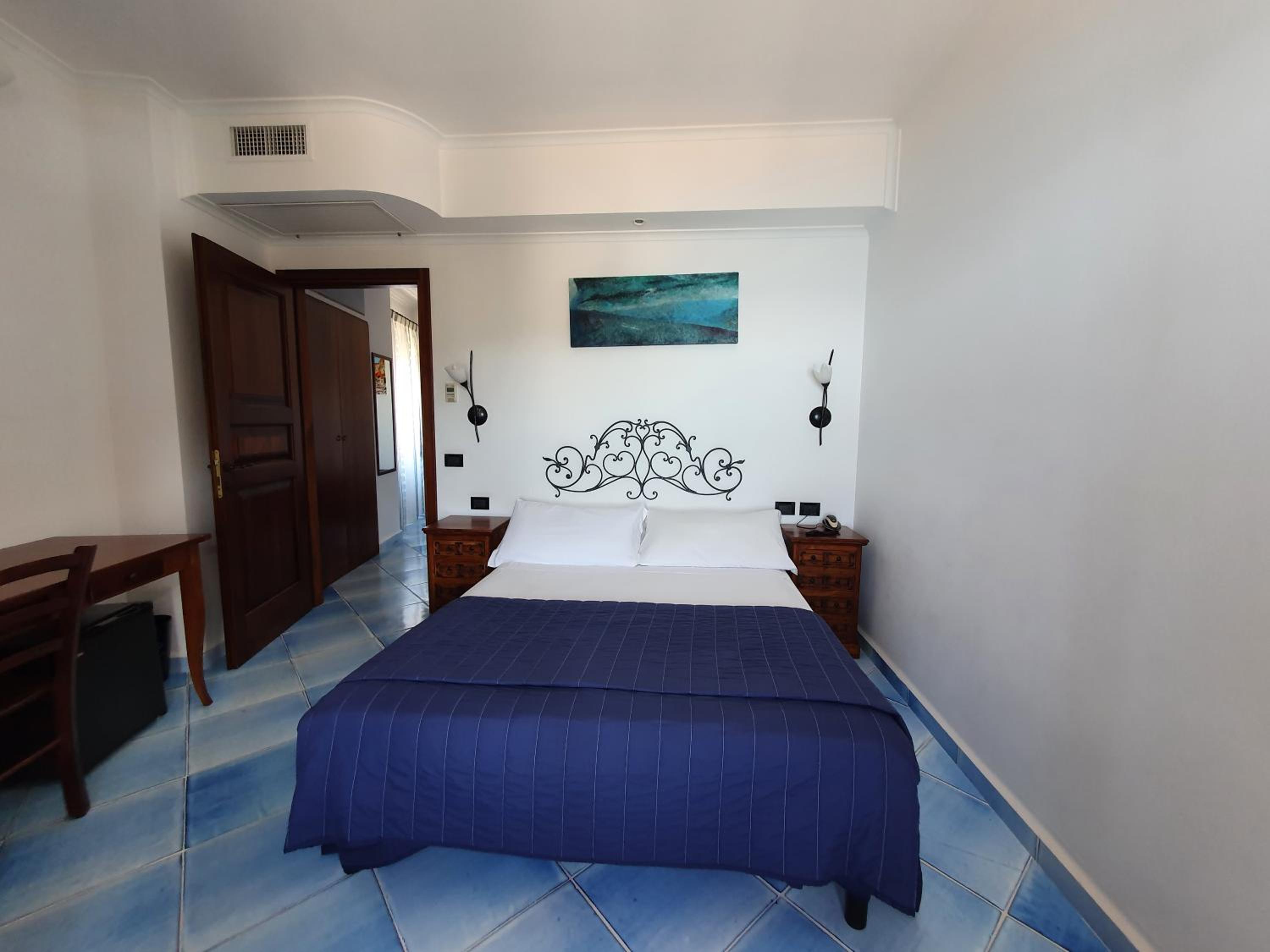 Junior Suite with Sea View photo 1
