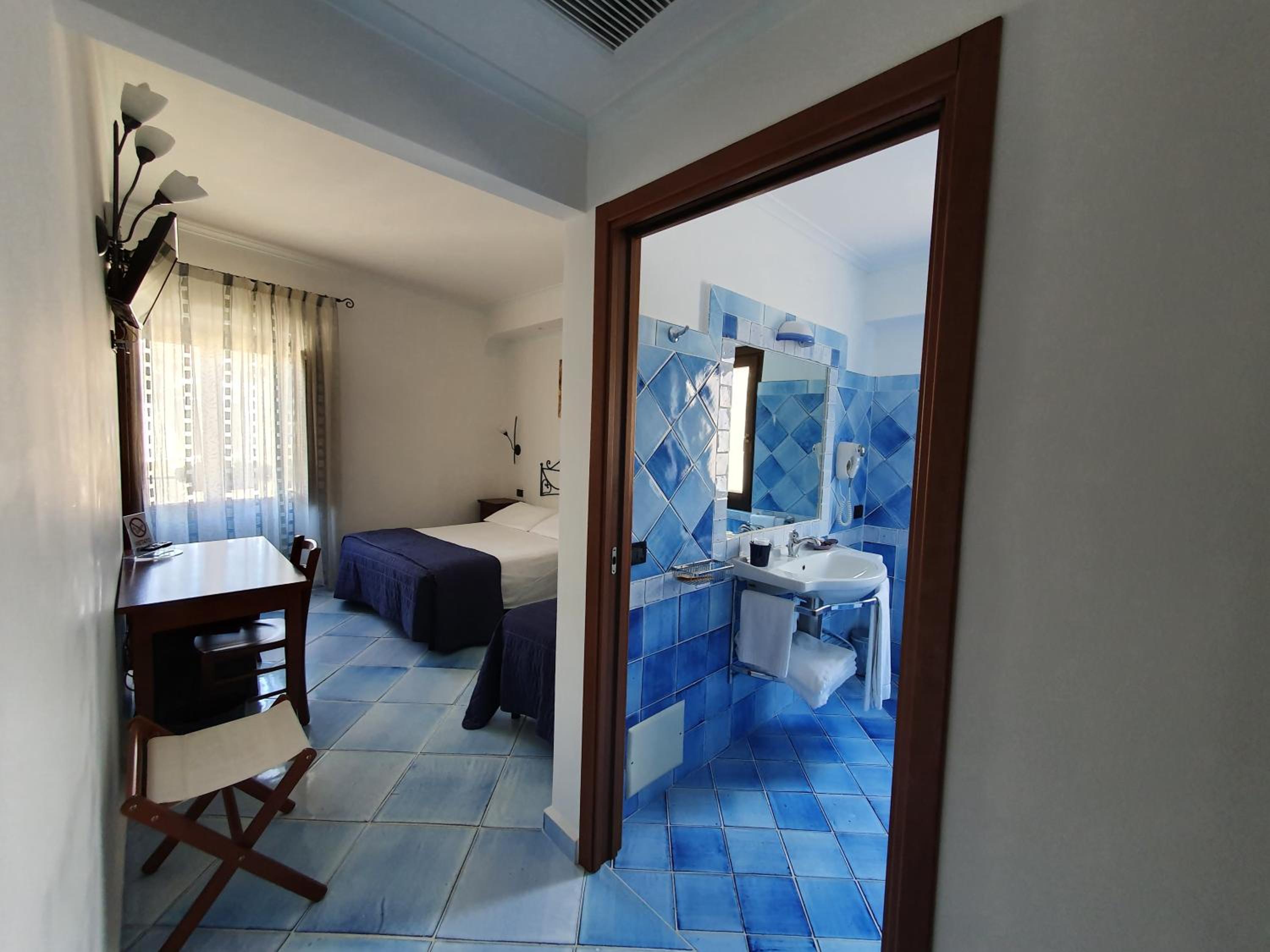 Double Room photo 3