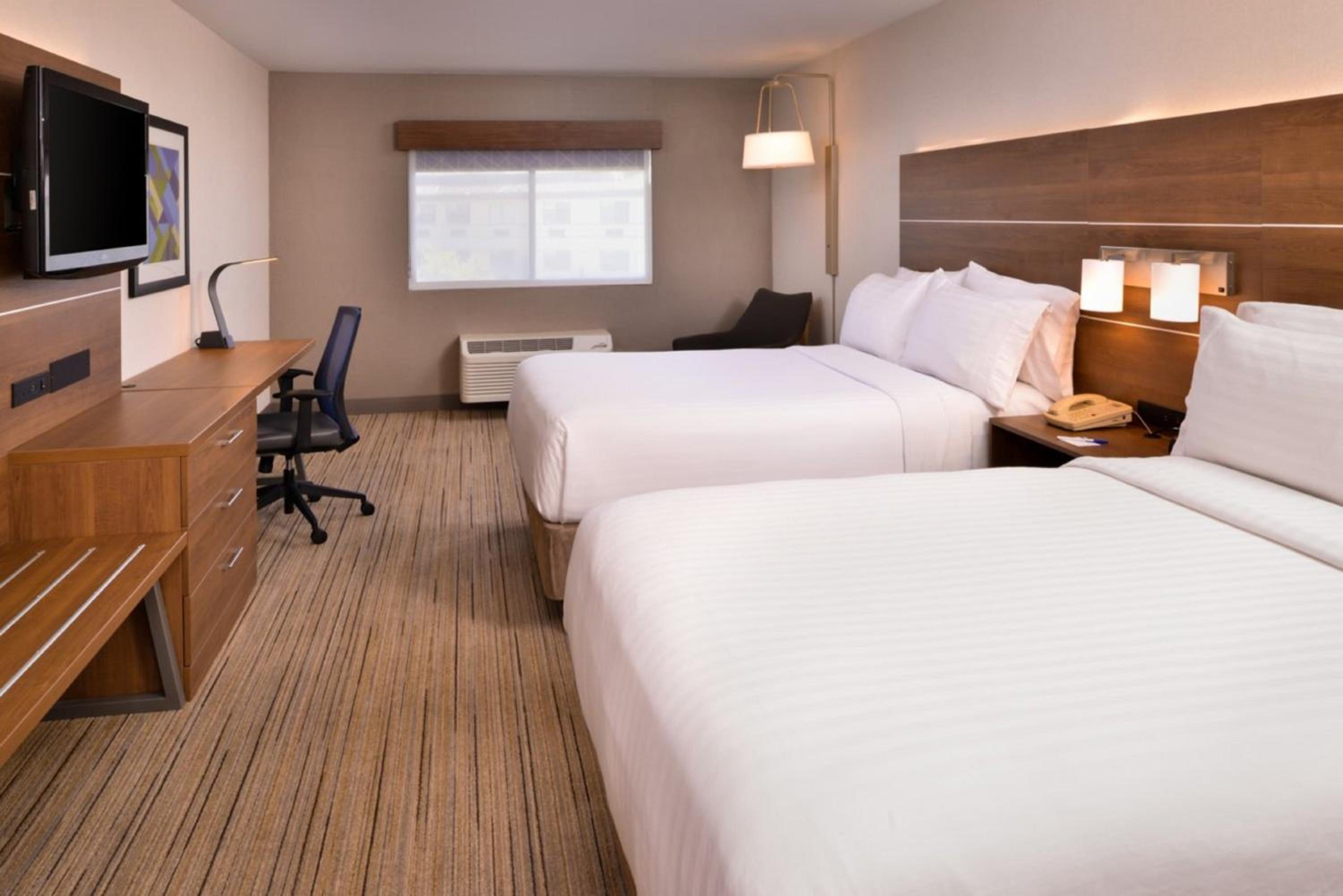 Standard Double Room with Two Double Beds - Photo 1