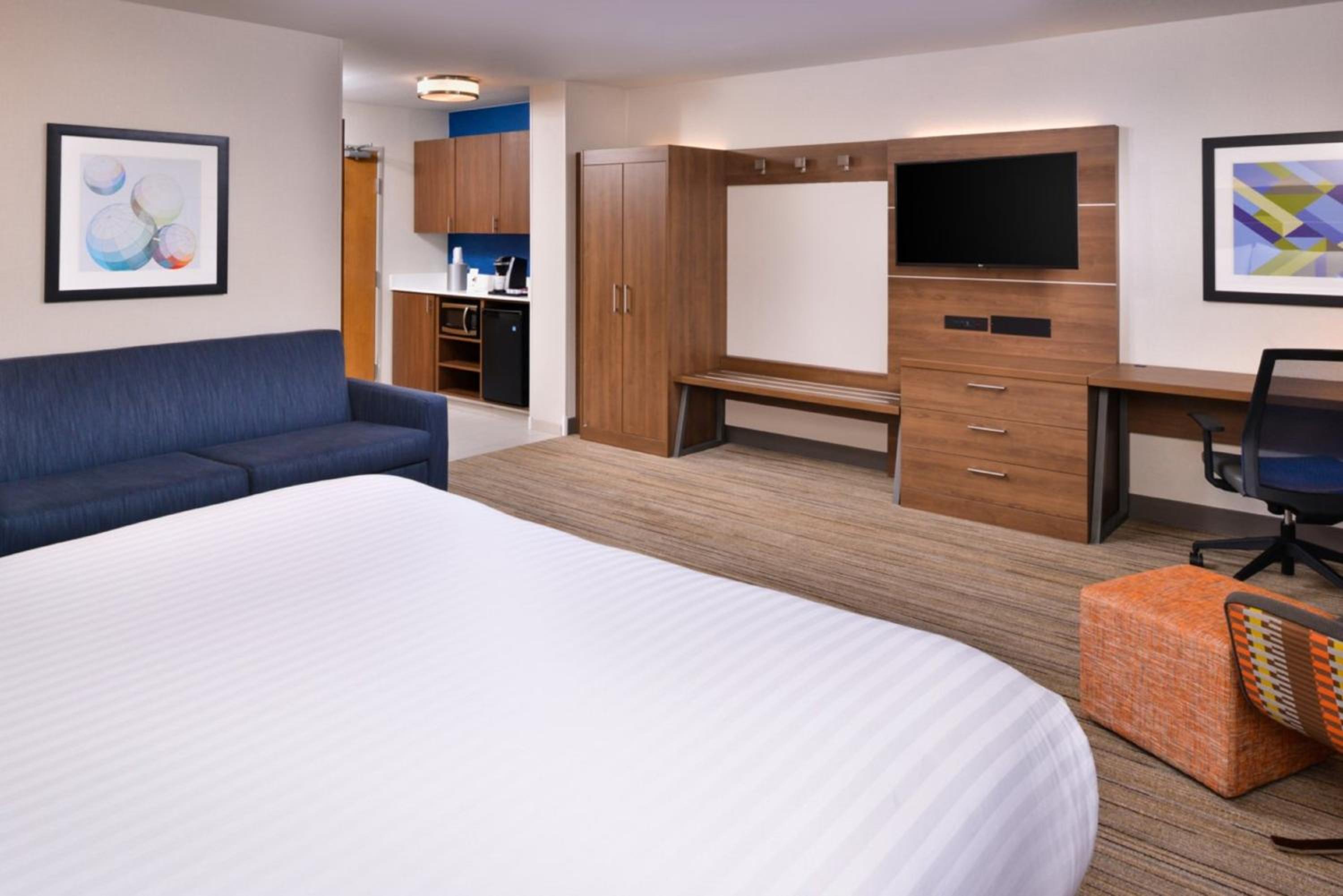 Executive King Room - Non-Smoking - Photo 7