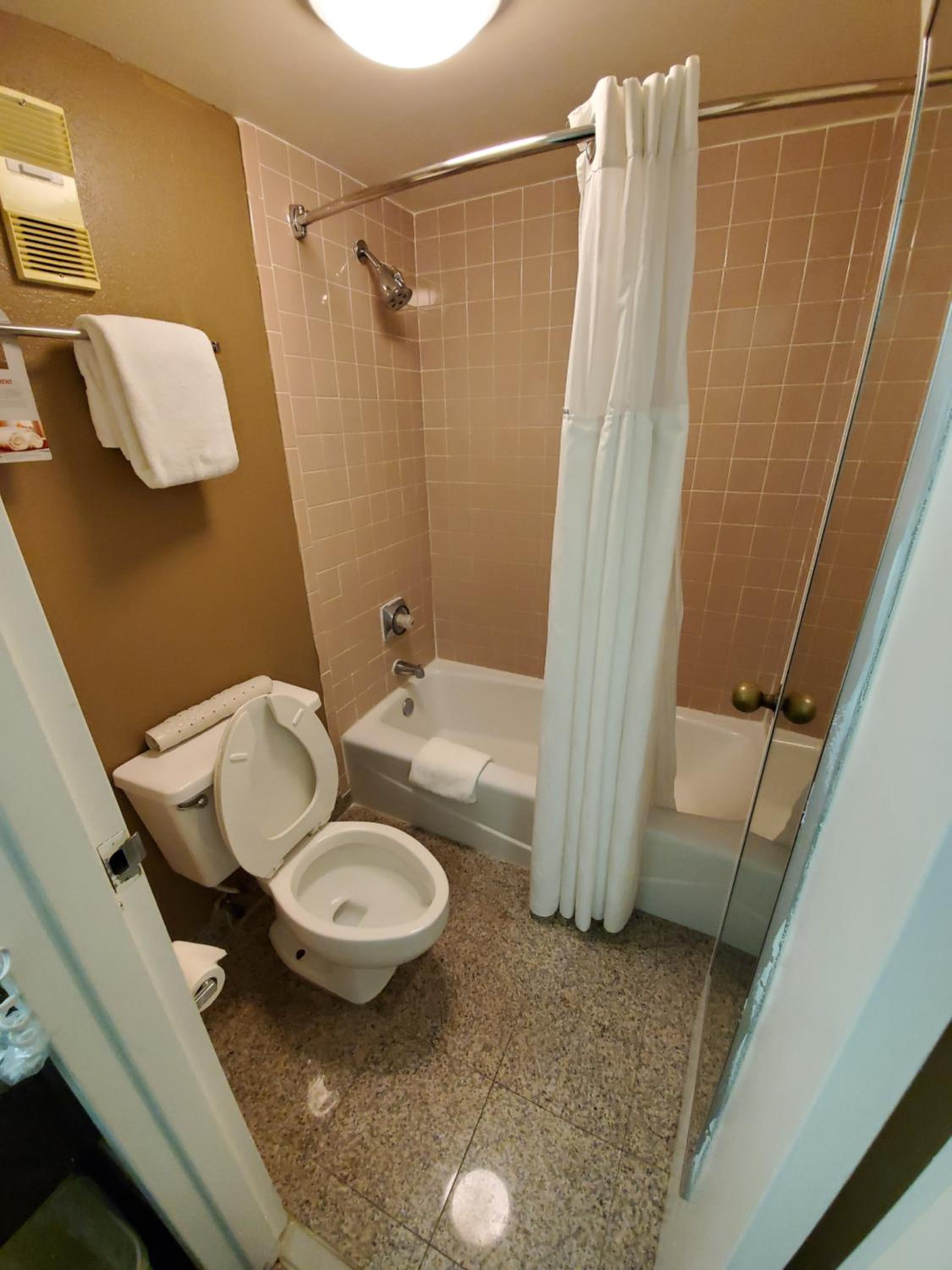 King Room- Non-Smoking - Photo 5
