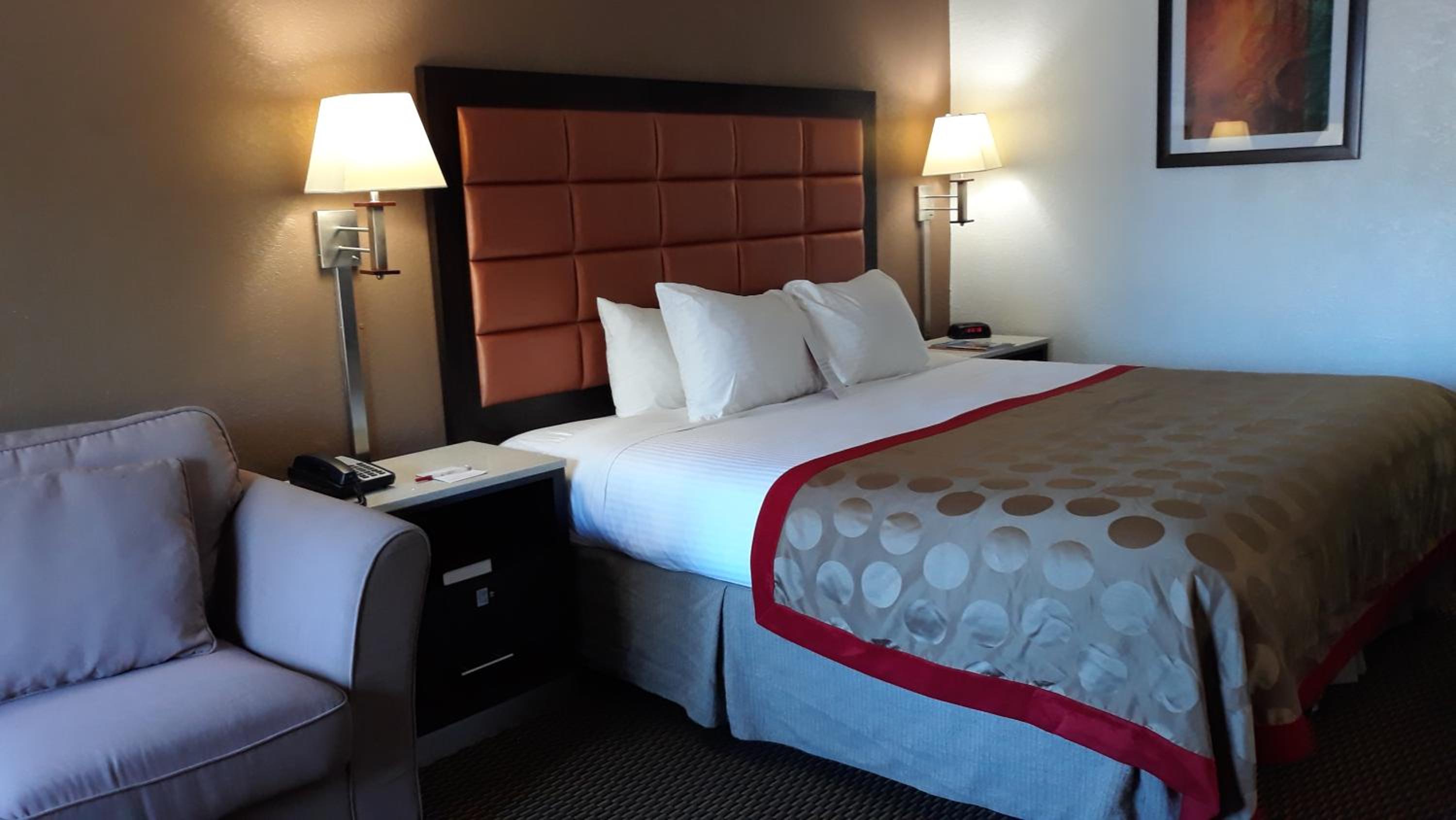 King Room- Non-Smoking - Photo 3