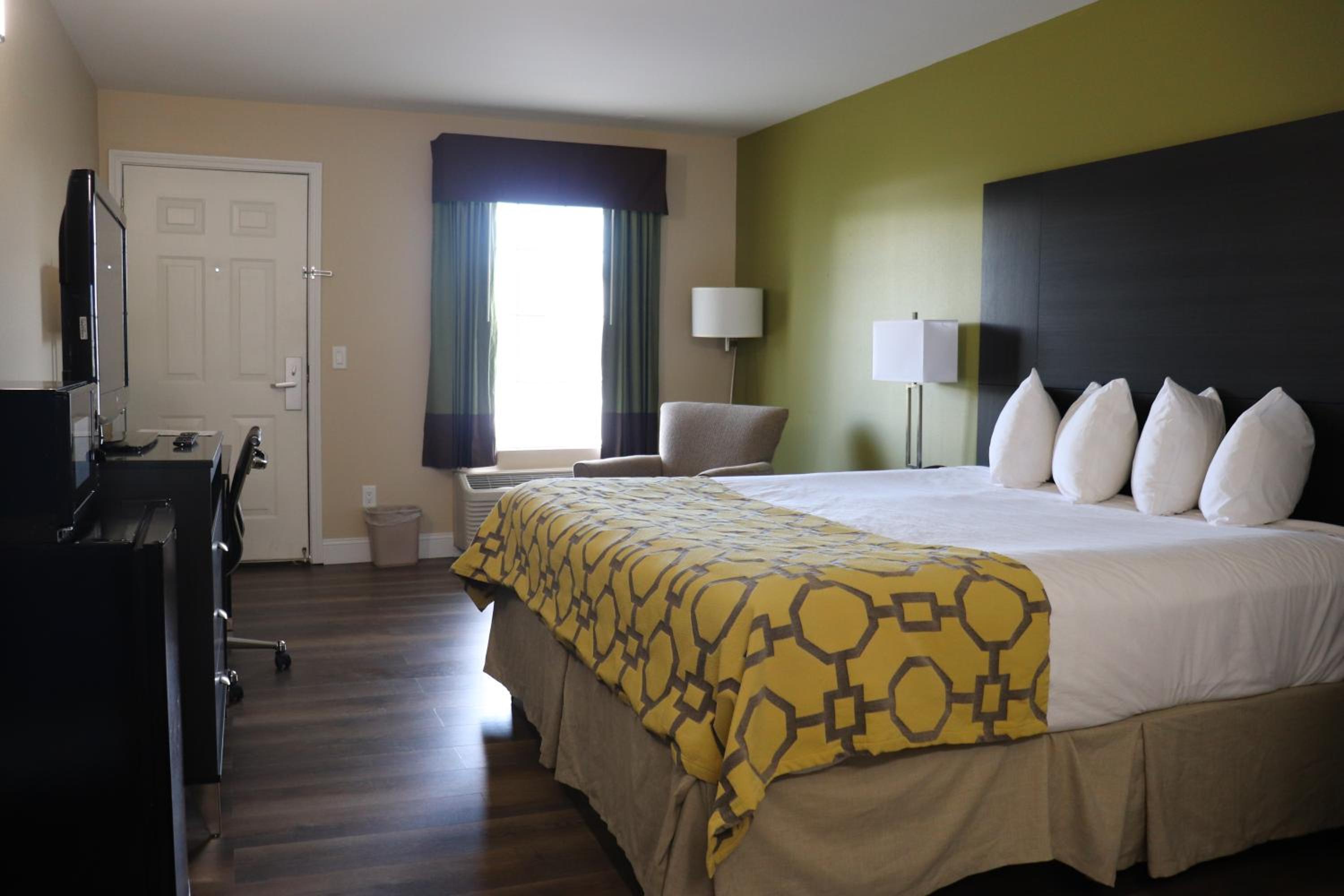 King Room - First Floor/Non-Smoking - Photo 1