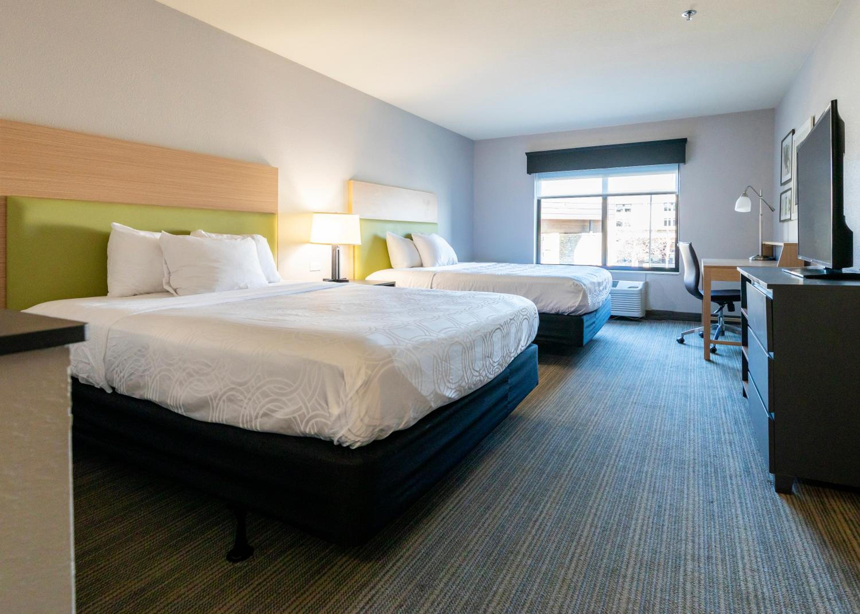 Queen Room with Two Queen Beds - Disability Access - Photo 1