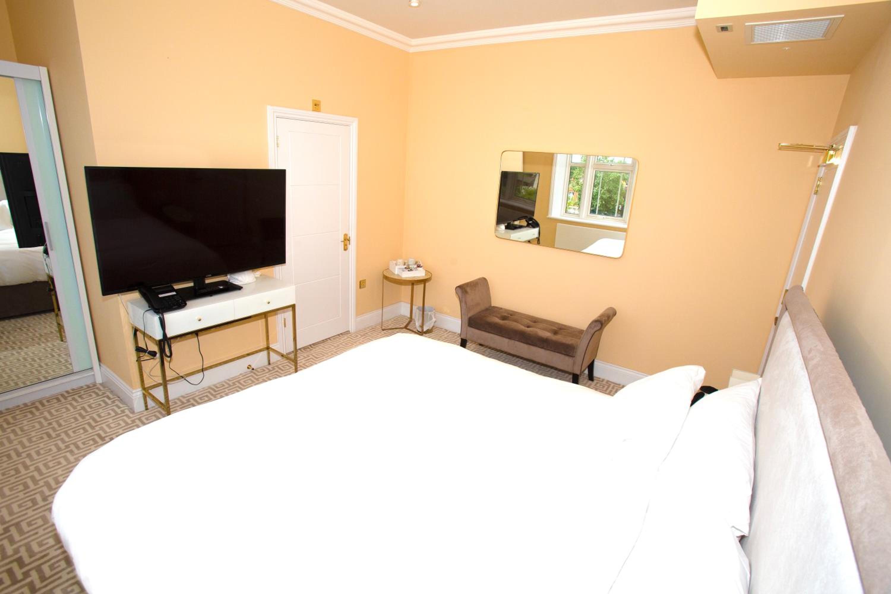 Superior King Room - Photo 4