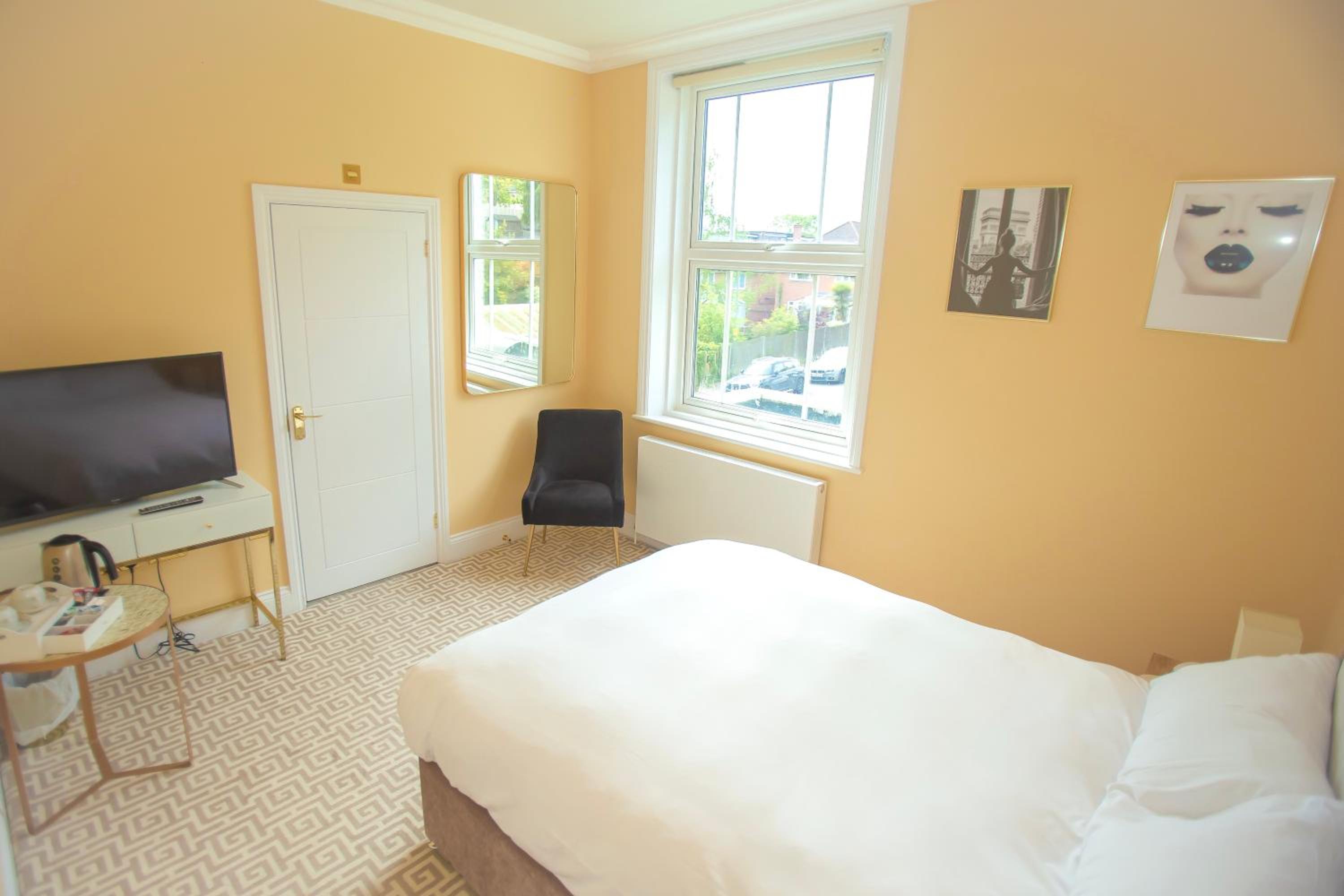 Standard Double Room - Photo 4